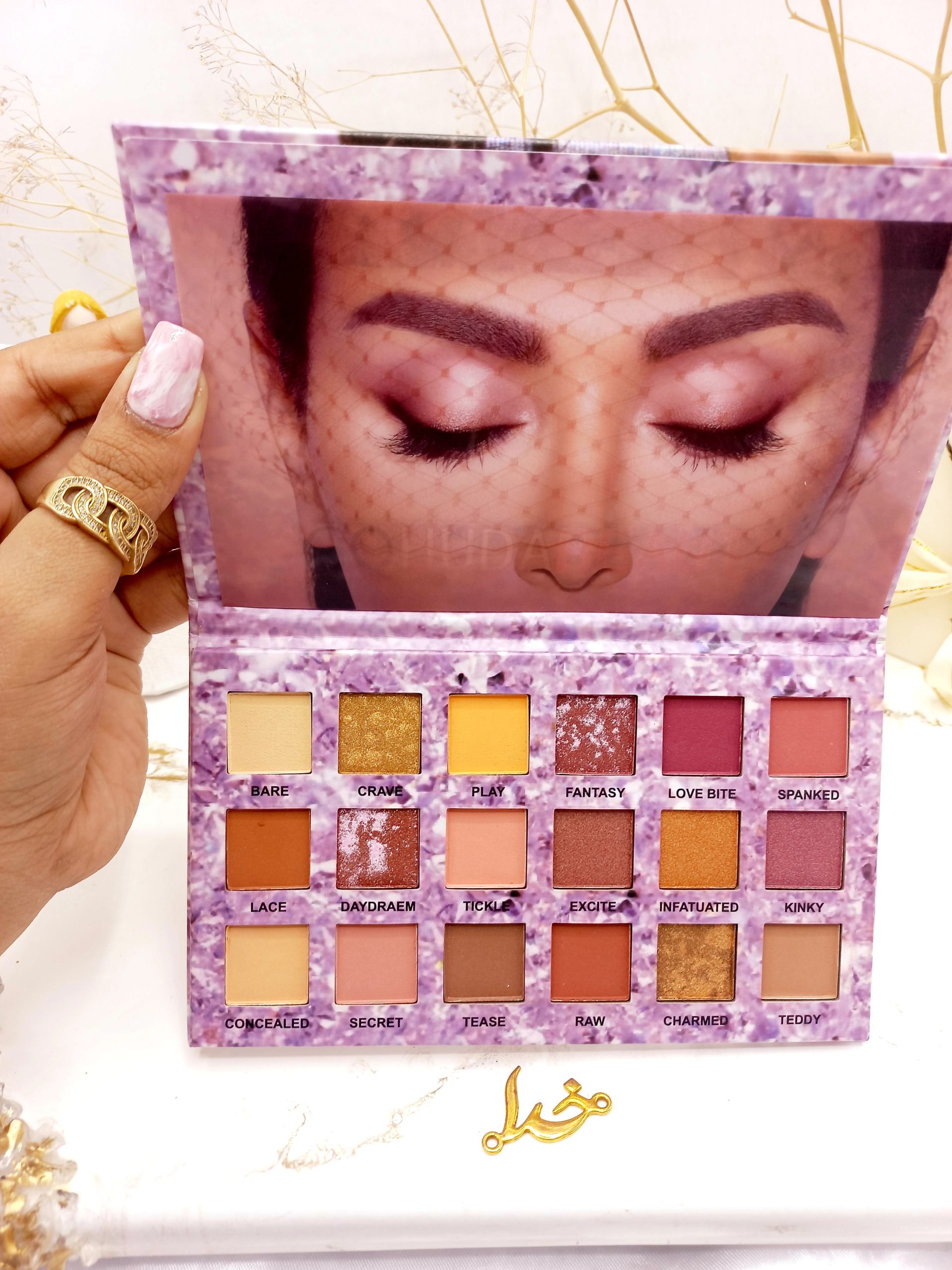 پالت سایه چشم 18 رنگ هدا بیوتی HUDABEAUTY کد LM777877 ( جلد بنفش )