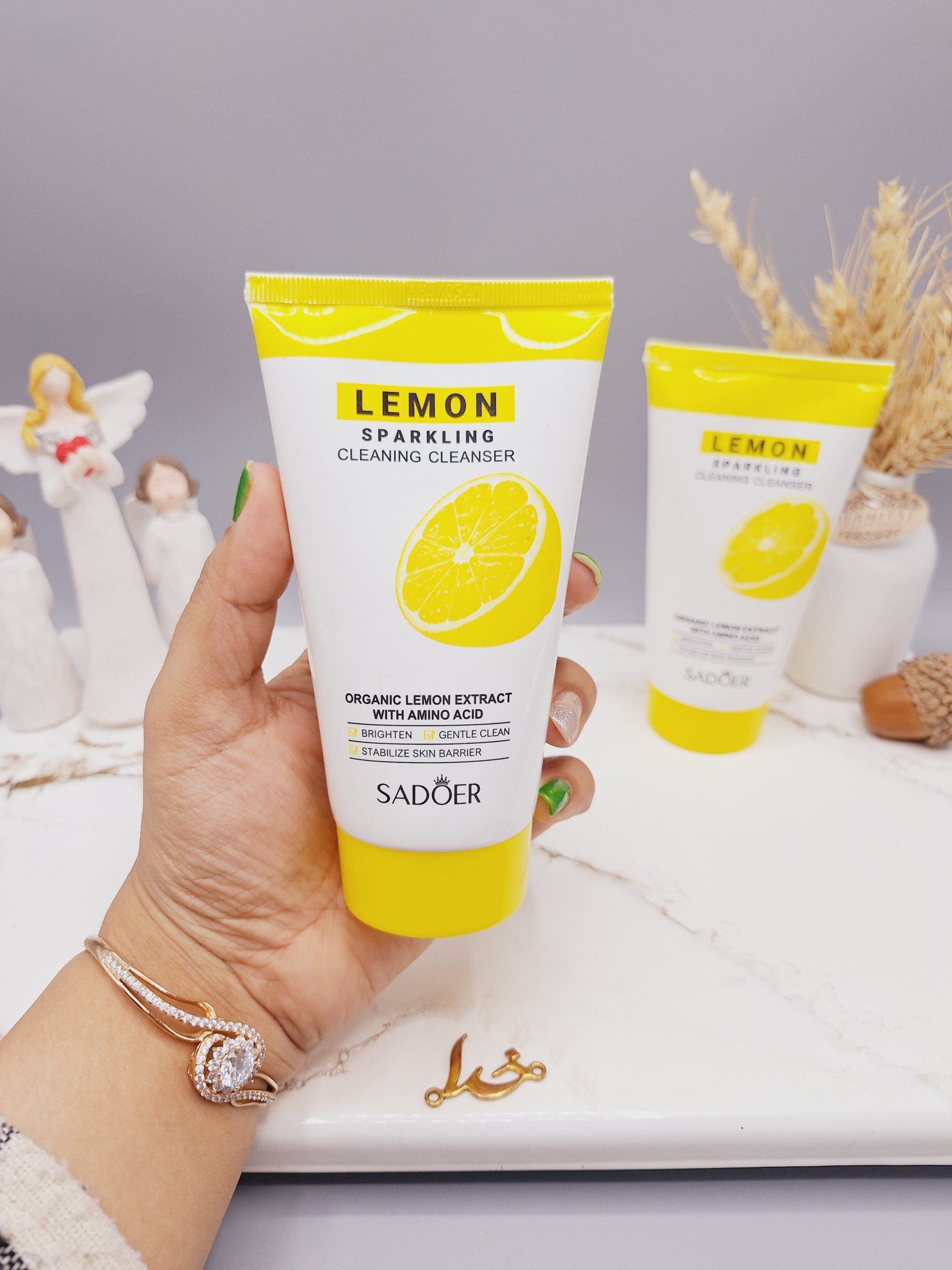 فوم شستشو صورت روشن کننده با عصاره لیمو سادور SADOER کد SD57249