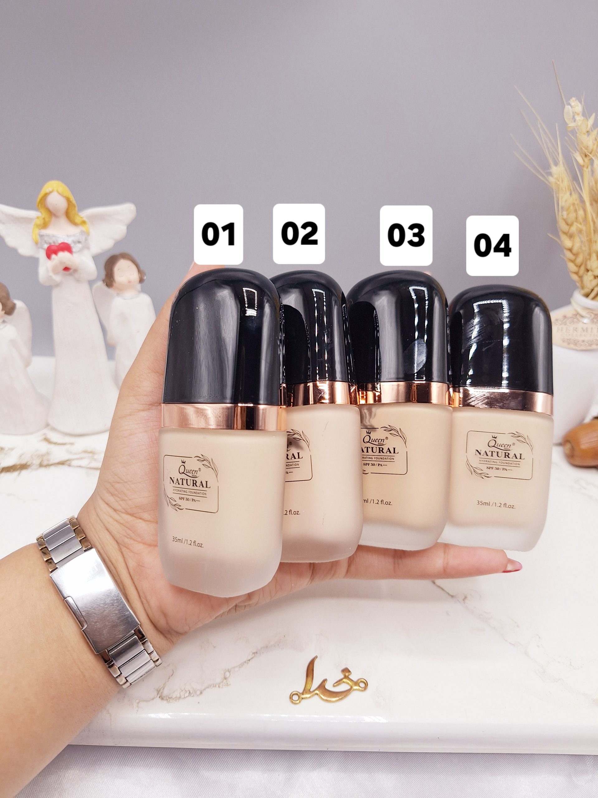 کرم پودر طبیعی با ماندگاری بالا برند  Mini Queen کد CB8510 درب مشکی