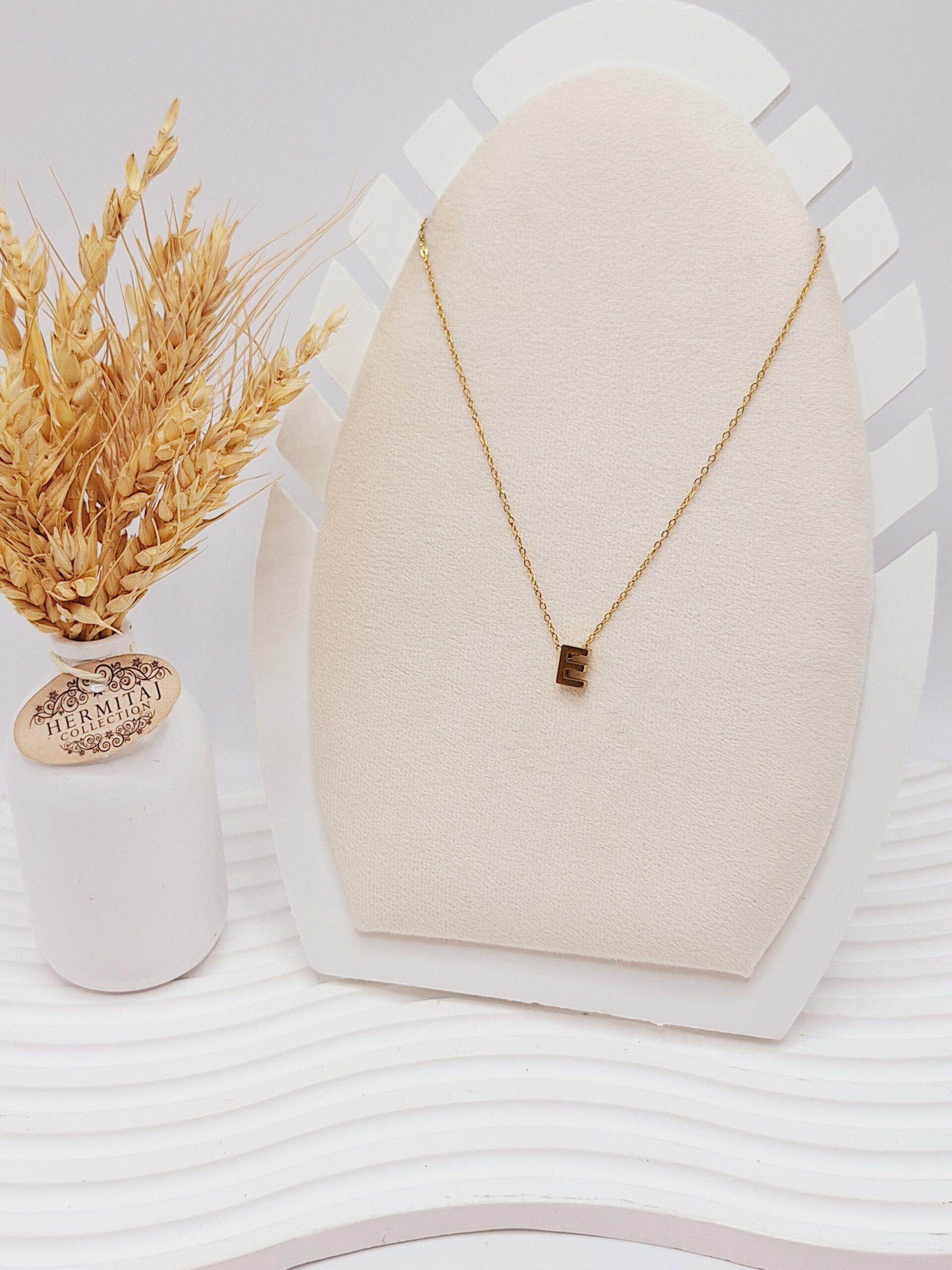 گردنبند حروف E رنگ طلایی