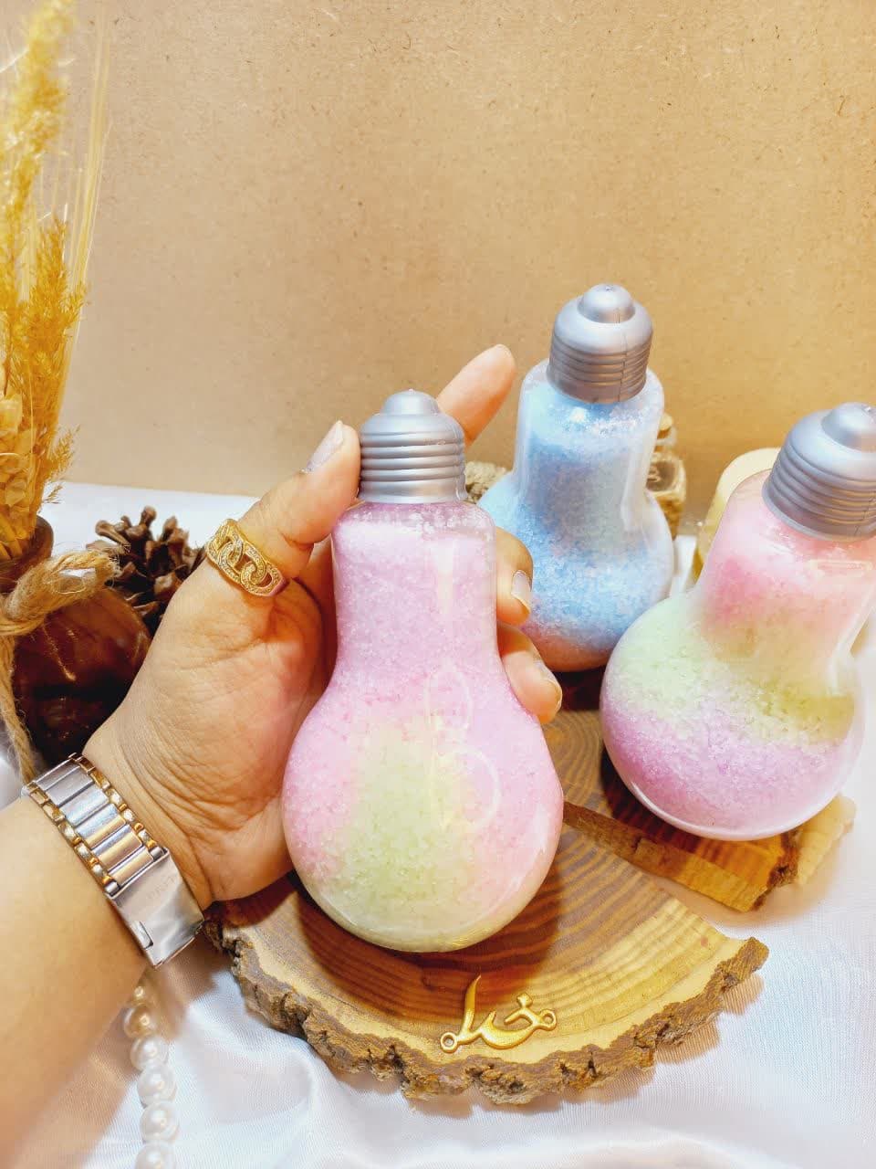 نمک حمام سفیدکننده و لایه بردار و تسکین دهنده درد طرح لامپی