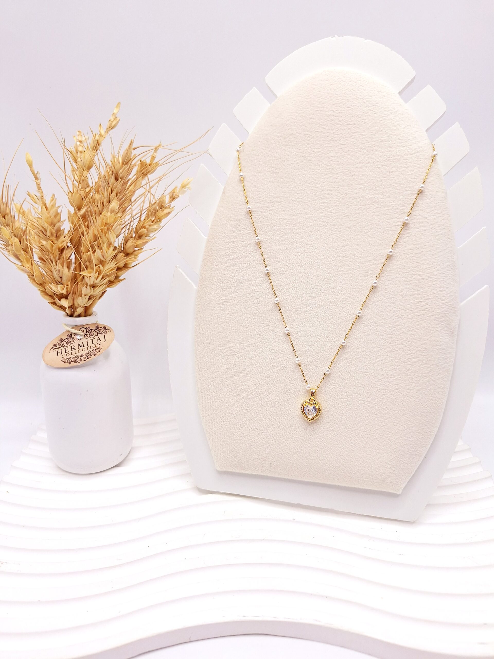 گردنبند زنجیر مرواریدی طرح قلب نگین دار طلایی