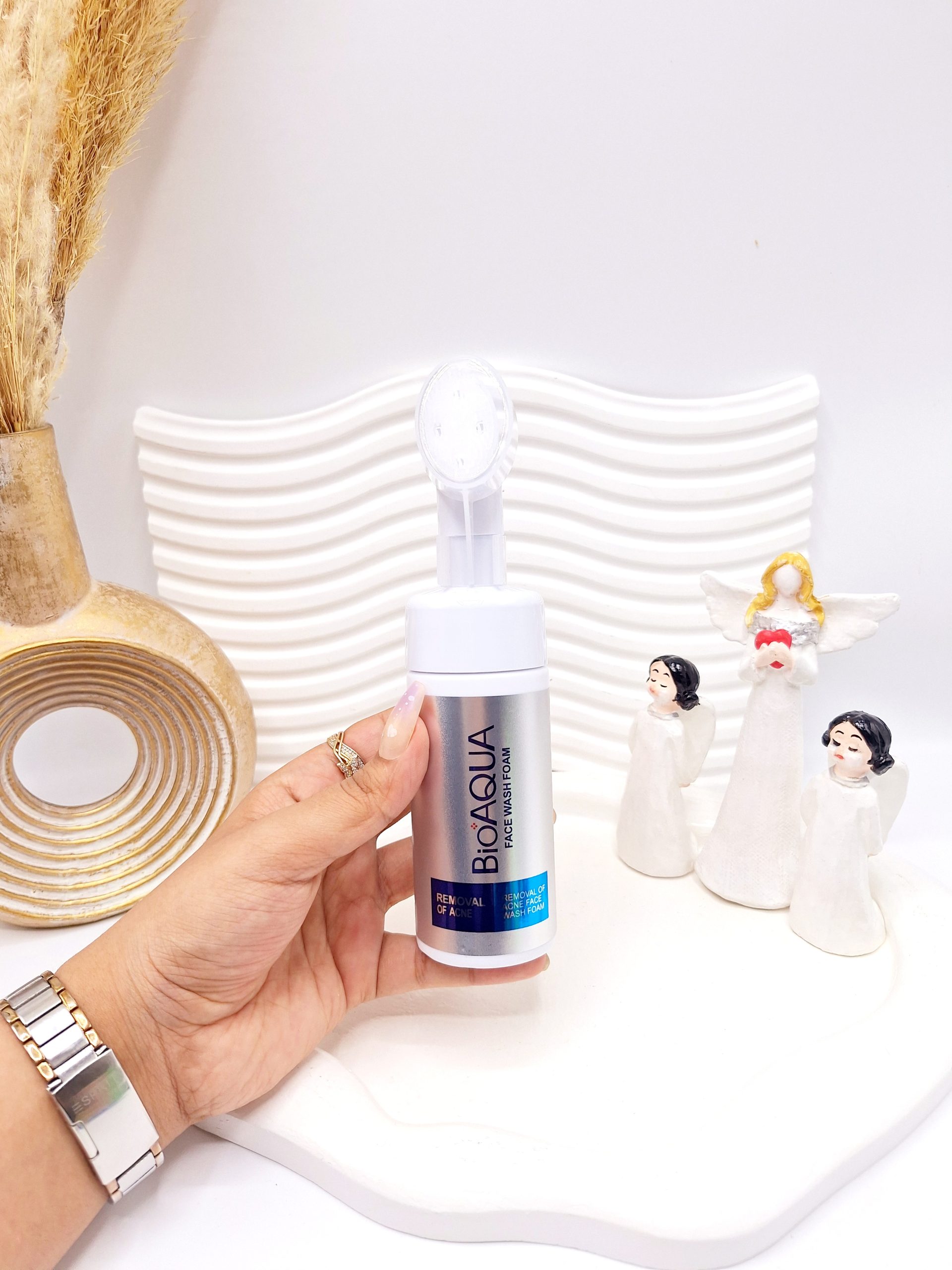 فوم شستشو براش دار  ضد جوش فوری  برند بیوآکوا کد 13835