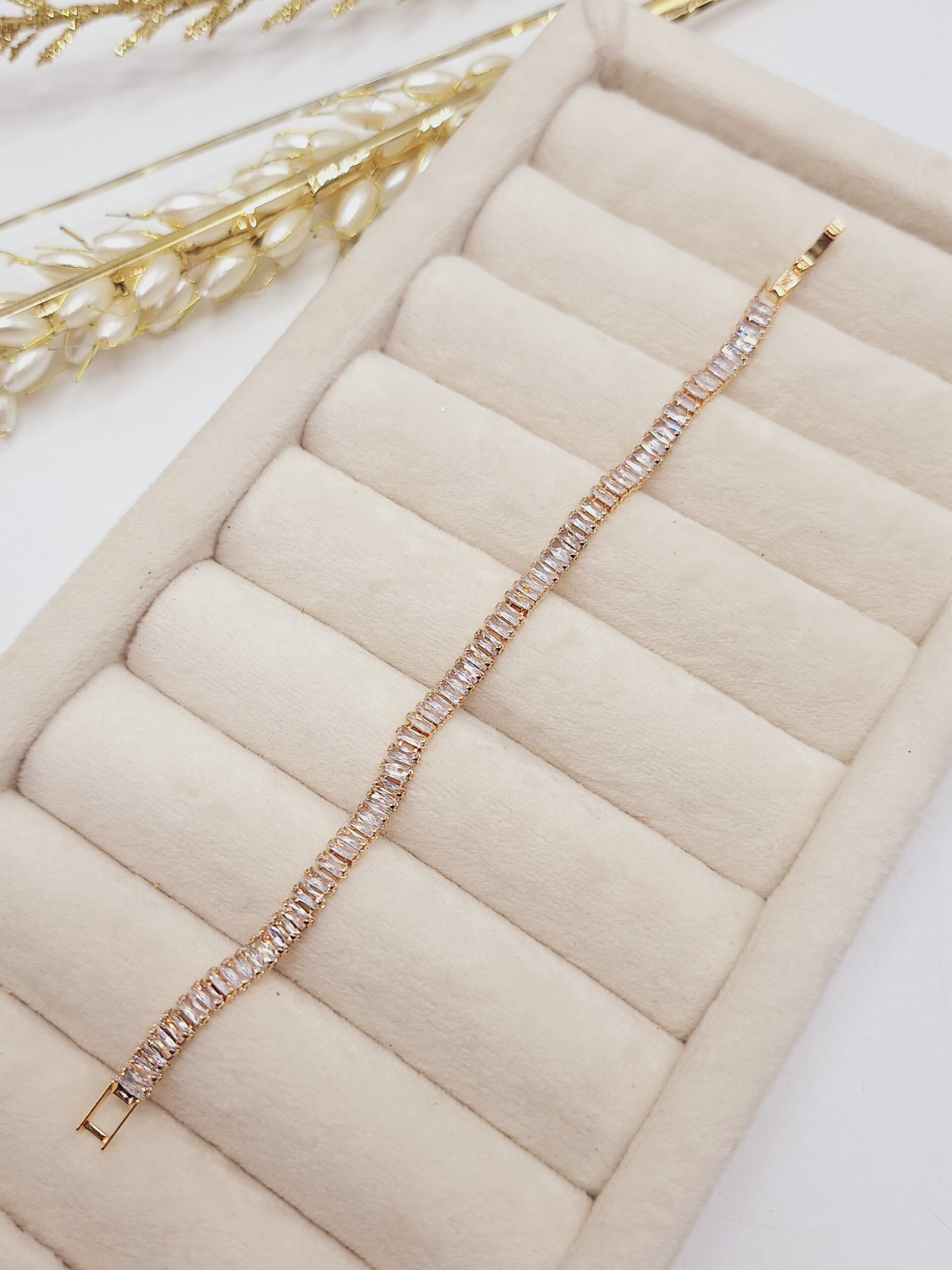 دستبند پرطرفدار تنیسی طلایی