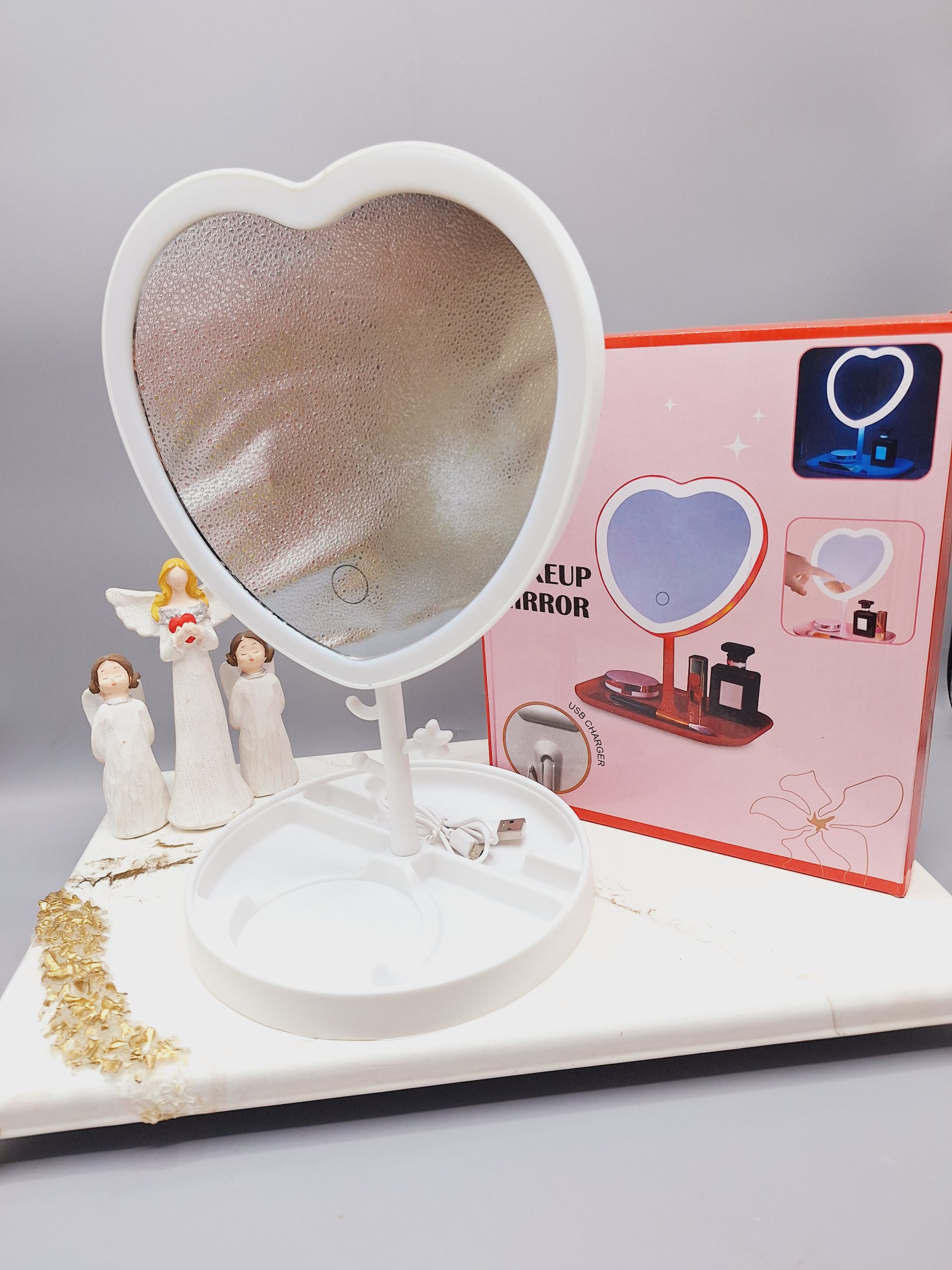 آینه رینگ لایت دار لمسی بسیار پرطرفدار مدل قلبی زیبا( رنگ سفید )