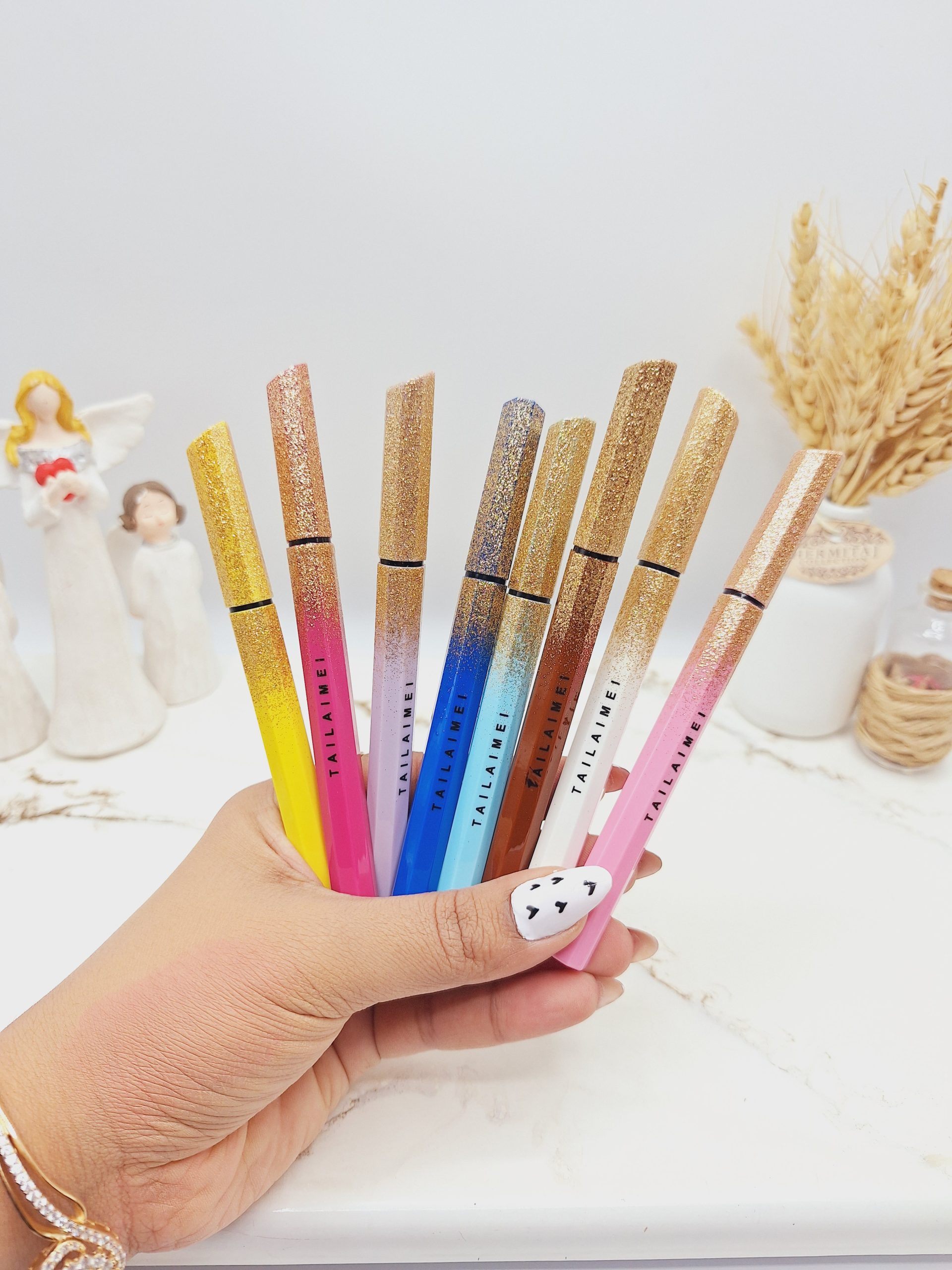 خط چشم رنگی مات ماژیکی برند تایلامی پوکه گلیتری کد NO.:TLM-E118