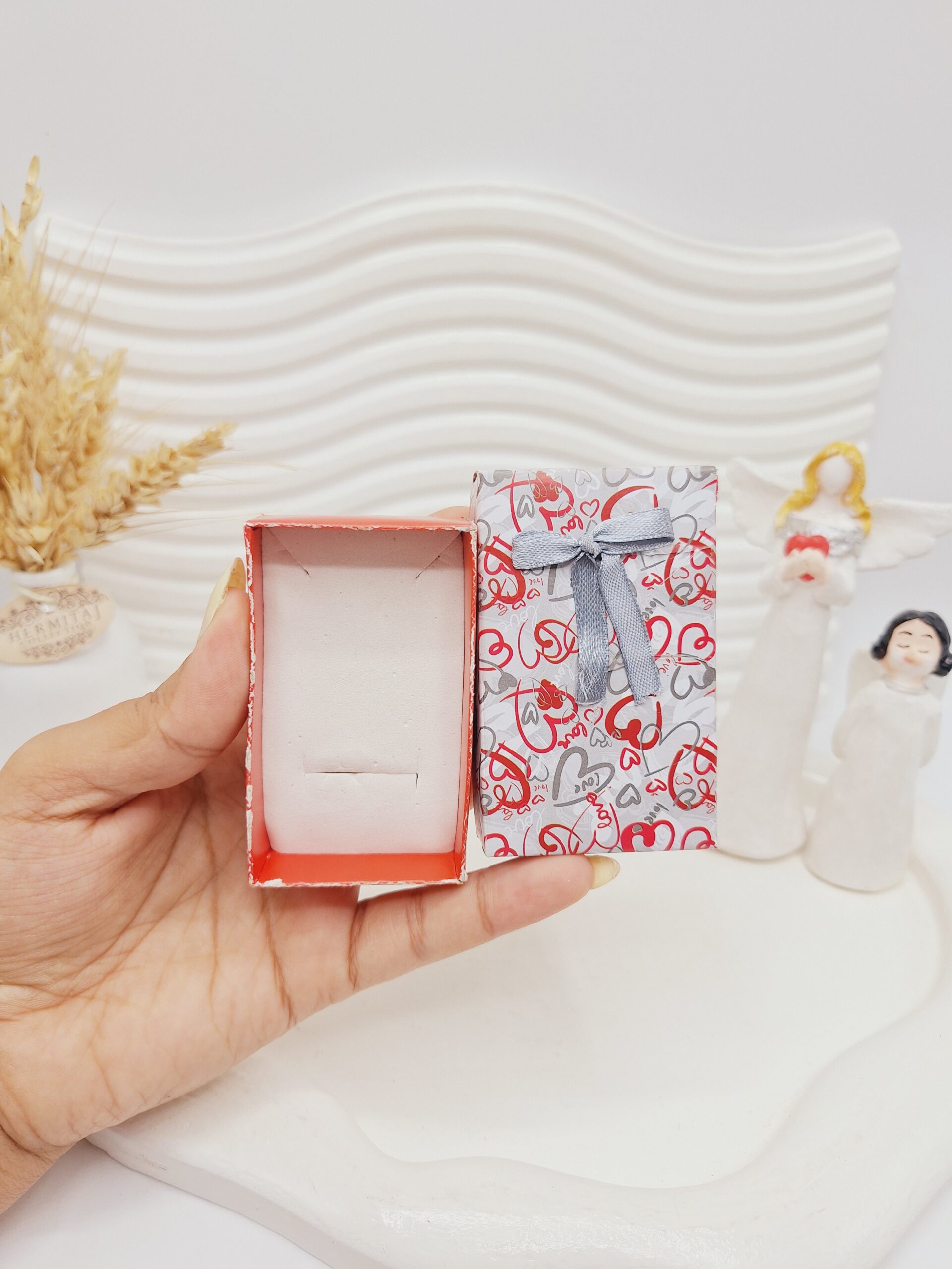 باکس گردنبند و انگشتر پاپیون طرح رندم