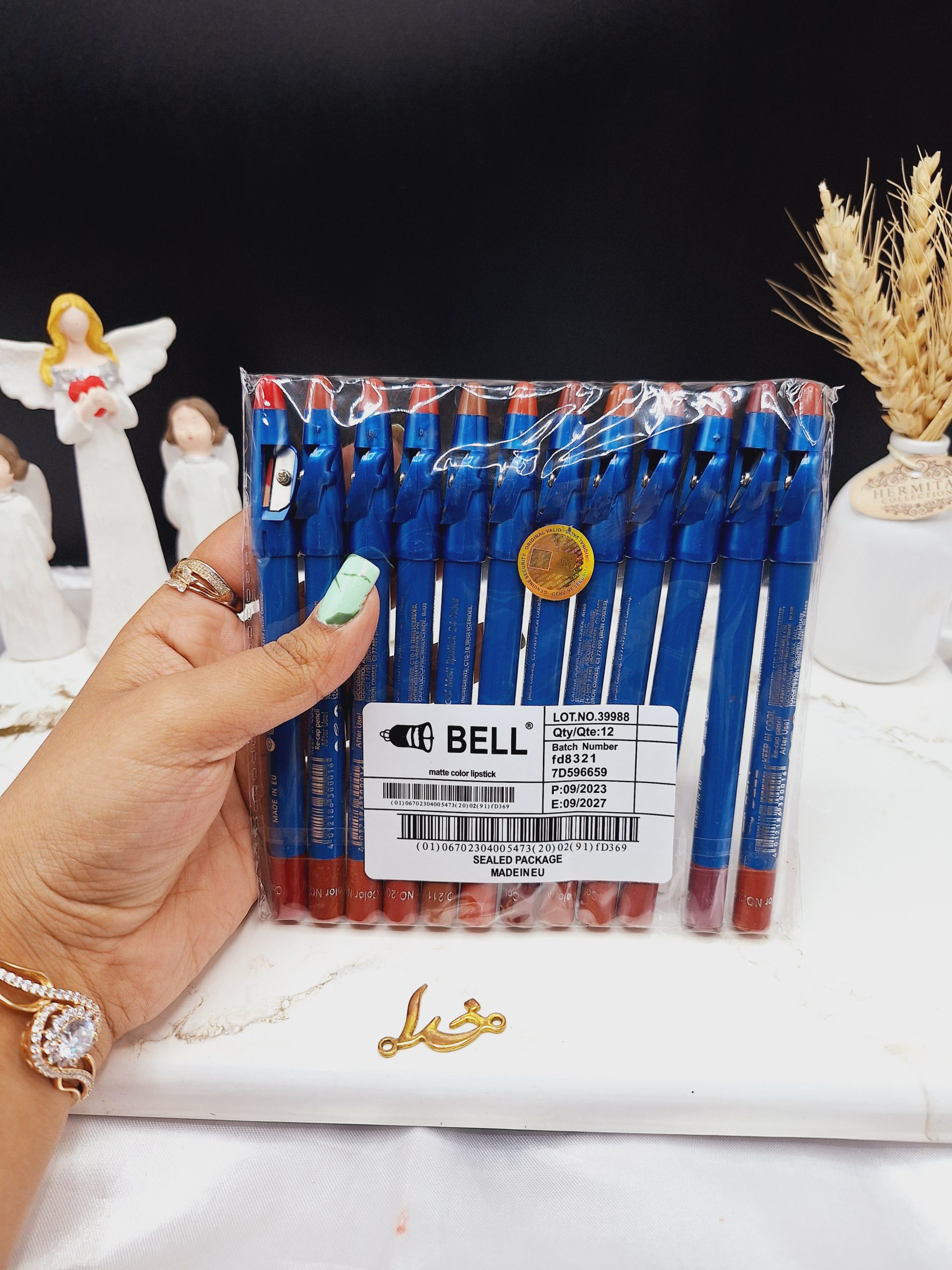 رژ مدادی تراش دار برند بل BELL اورجینال کد 39988