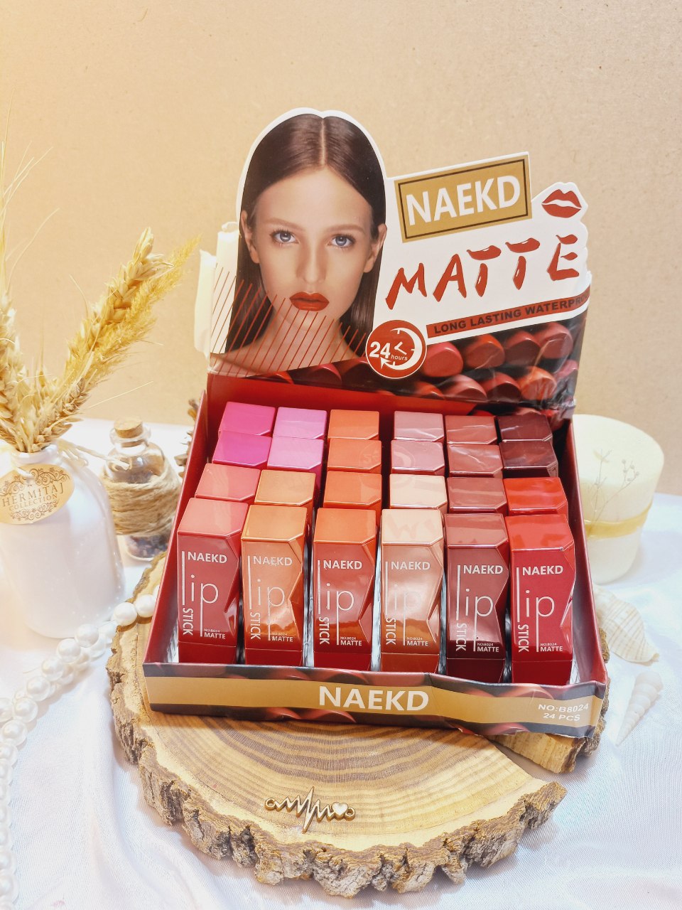 رژ جامد پرطرفدار ناکد NAEKD MATTE کد 8024