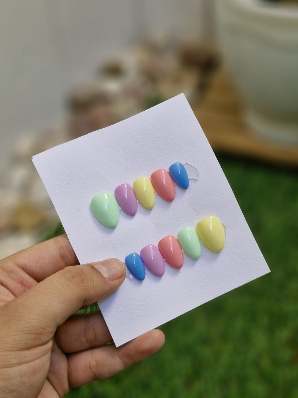 ناخن مصنوعی با مواد کاشت  طرح تک رنگ پاستیلی (به همراه پک اختصاصی)