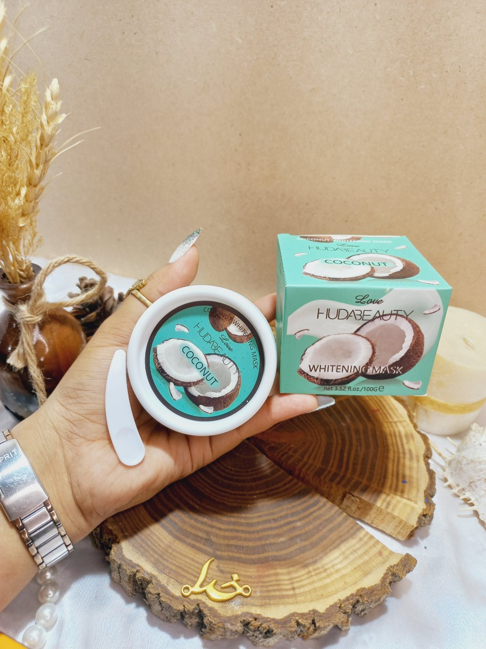 اسکراب شنی صورت و بدن رایحه نارگیلی هدی بیوتی HUDABEAUTY کد 826020