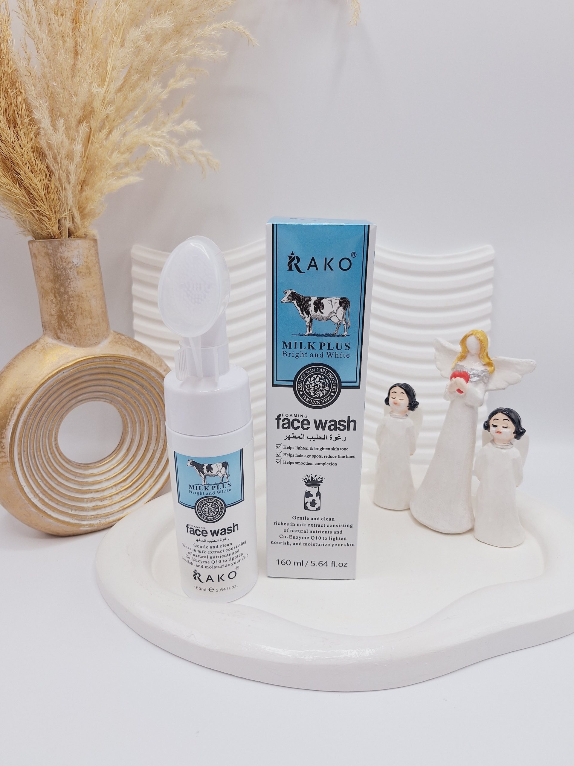 فوم شستشو براش دار سفید کننده و پاک کننده عمیق شیر گاو برند راکو کد 1166