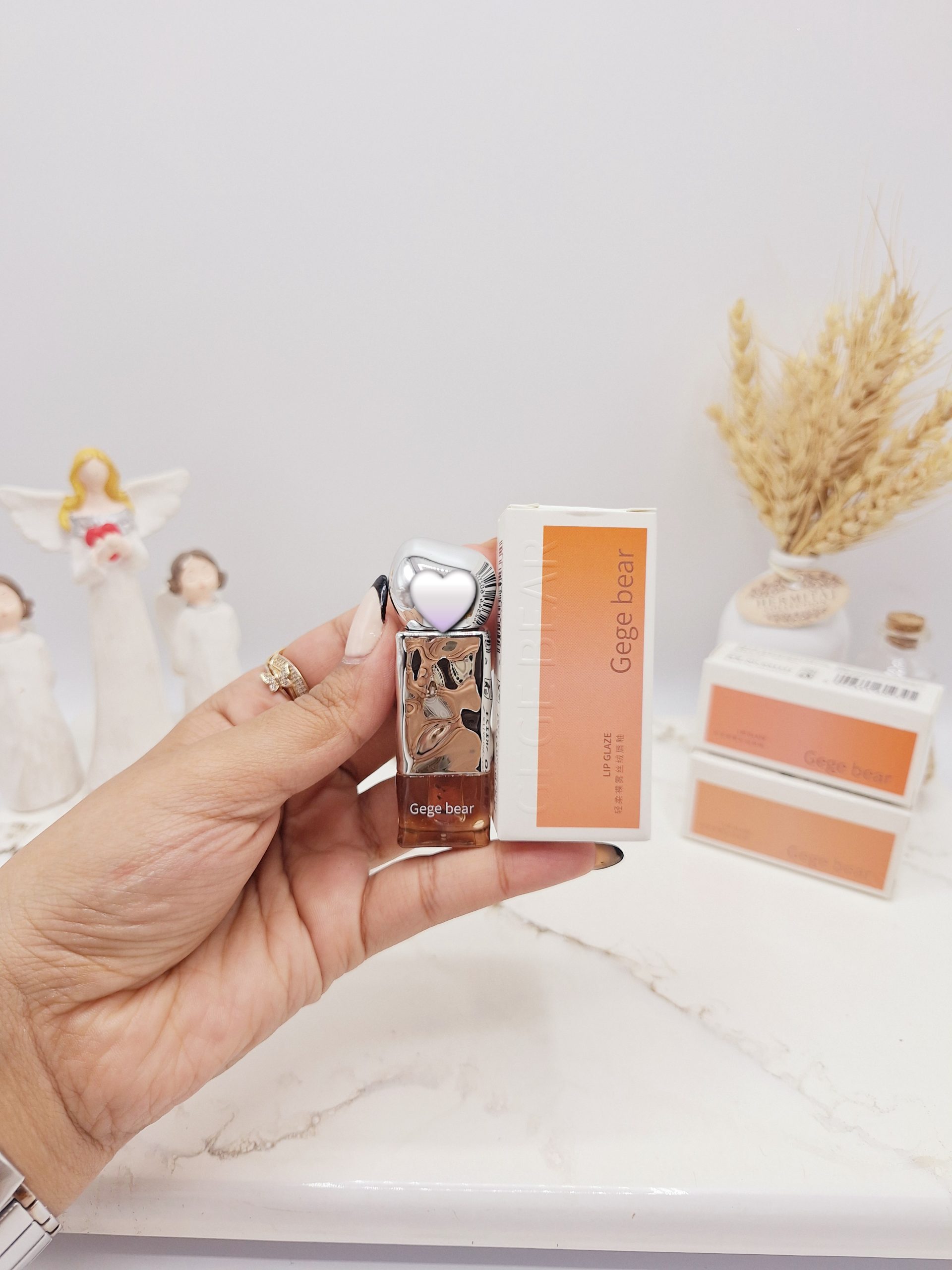 لیپ گلاس خیس پرطرفدار برند Gege beae کد 7697 (کارتن سفید)