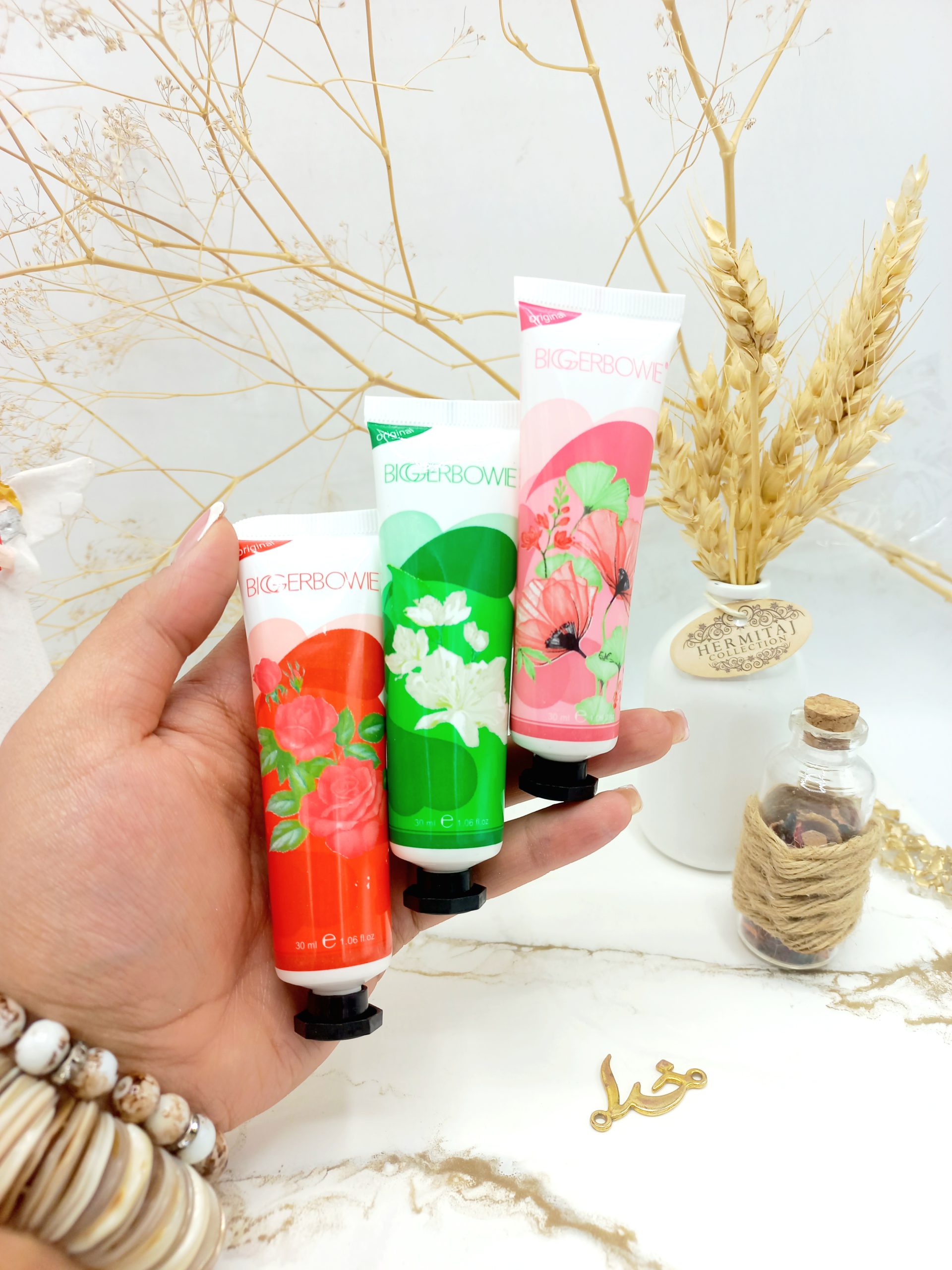 کرم دست مرطوب کننده و آبرسان گل BIGERBOWS‏ کد 606B