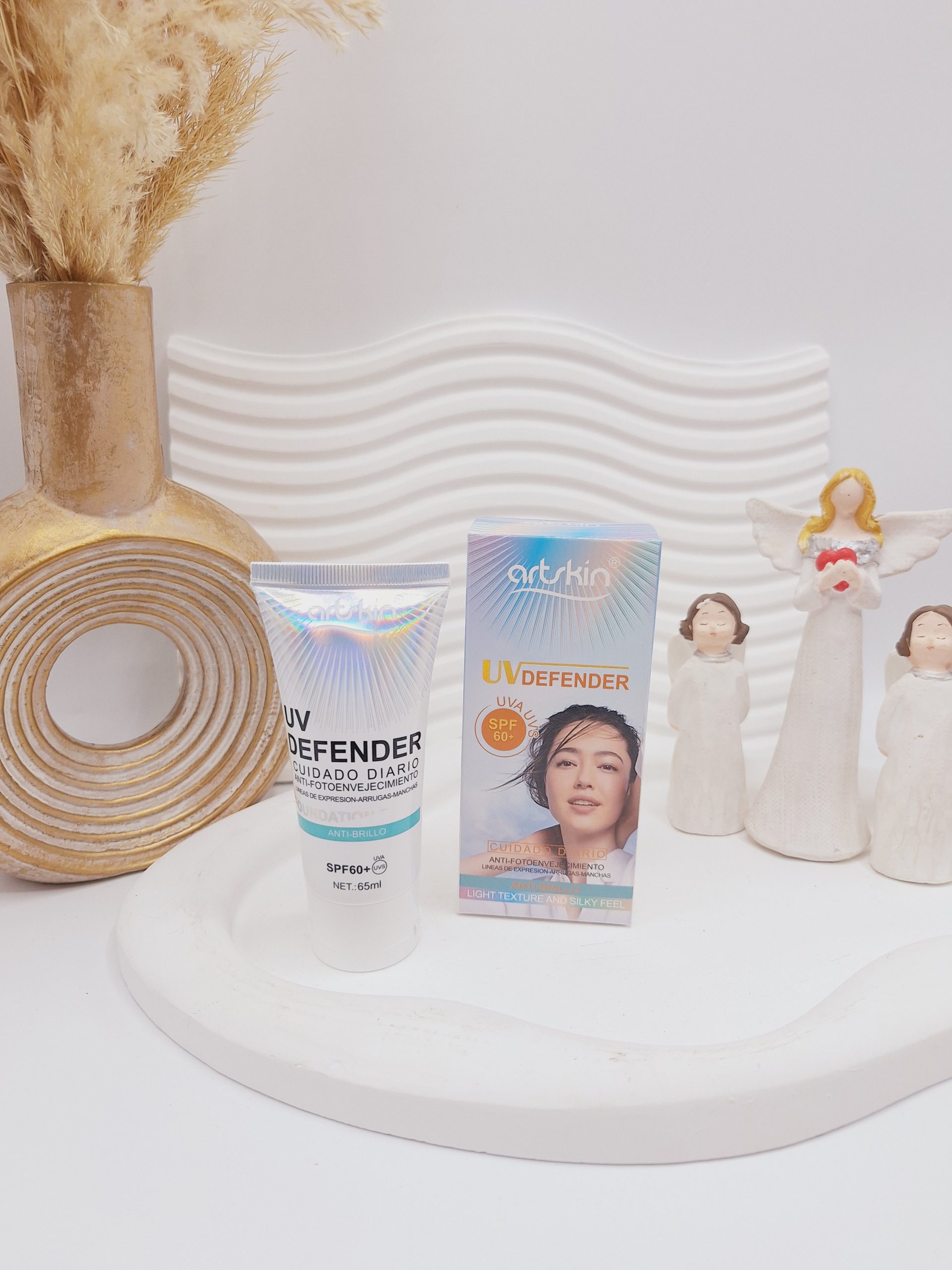 ضدآفتاب کرم پودری spf60 برند آرت اسکین کد 9740