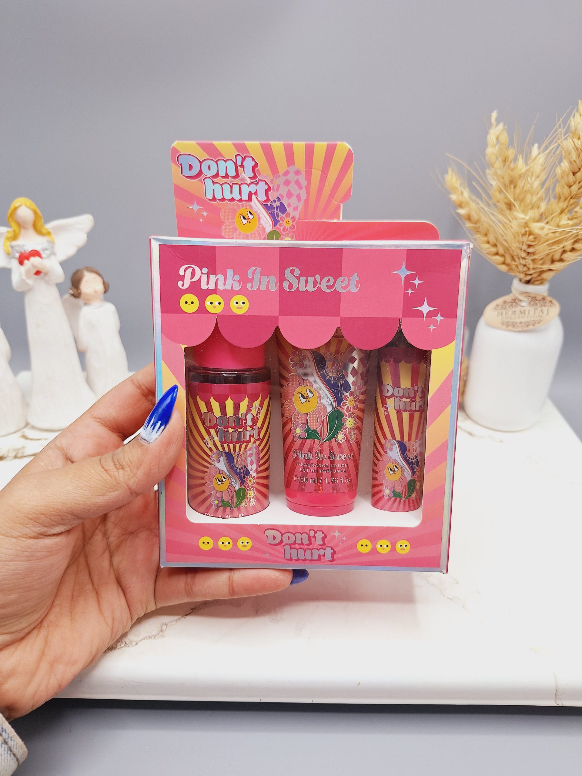 پک 3 تایی بادی اسپلش و لوسیون و عطر قلمی فوق العاده خوشبو و ماندگار برند پینک این سویت کد 3206