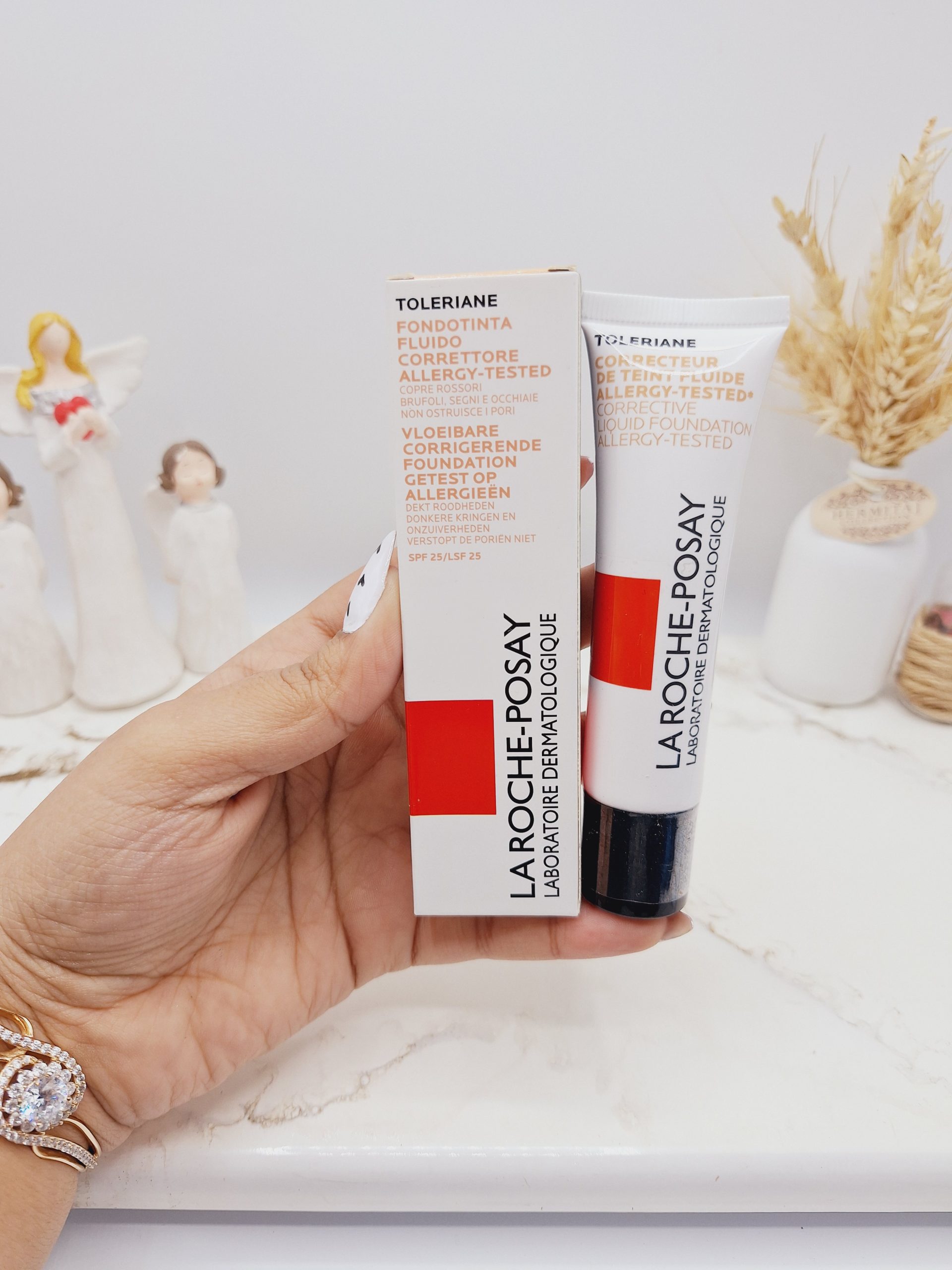 کرم پودر تولریان لاروش پوزای مناسب: انواع پوست (بخصوص حساس)