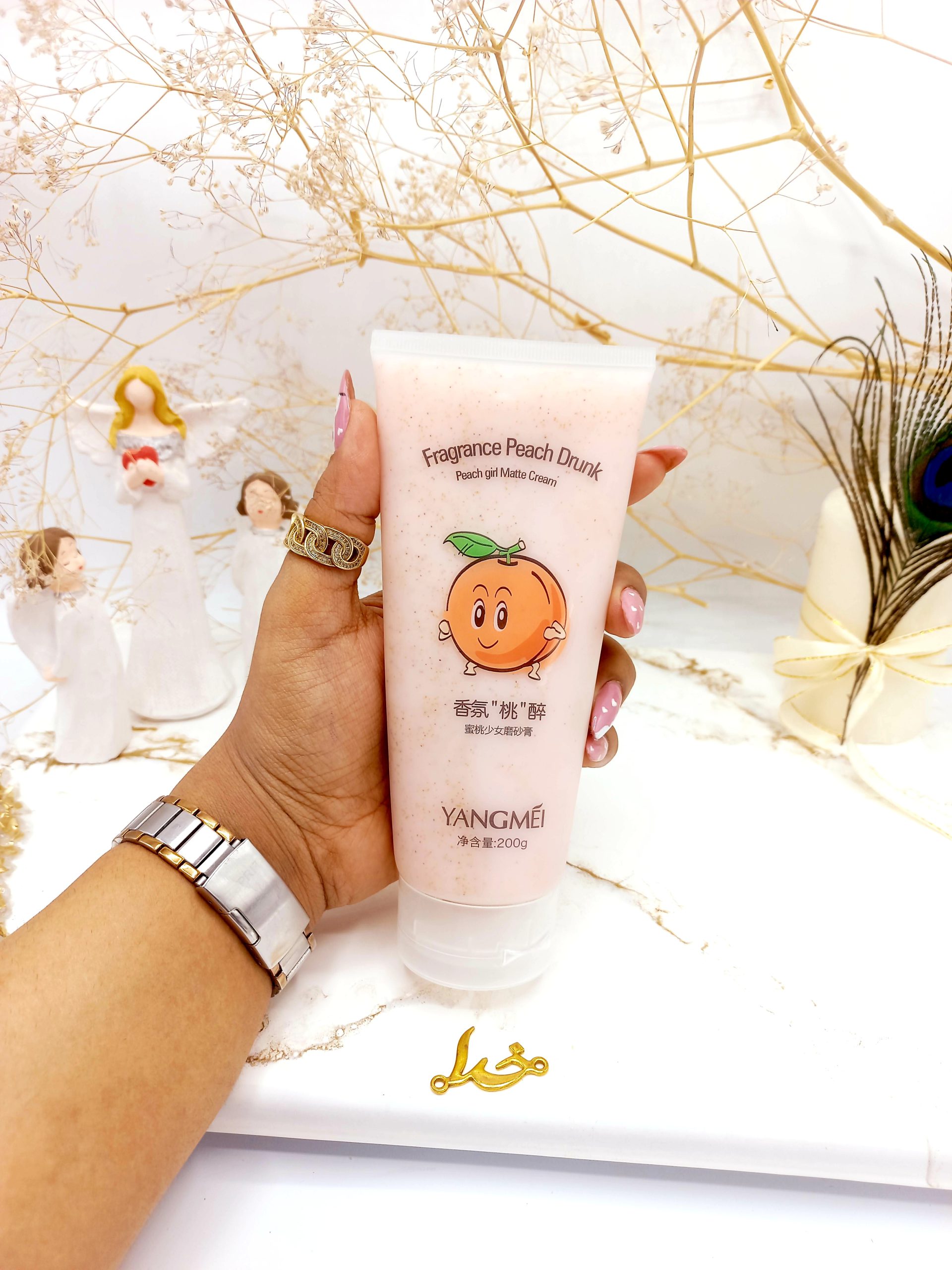 اسکراب صورت و بدن هلویی یانگمی YANGMEI کد YM8896