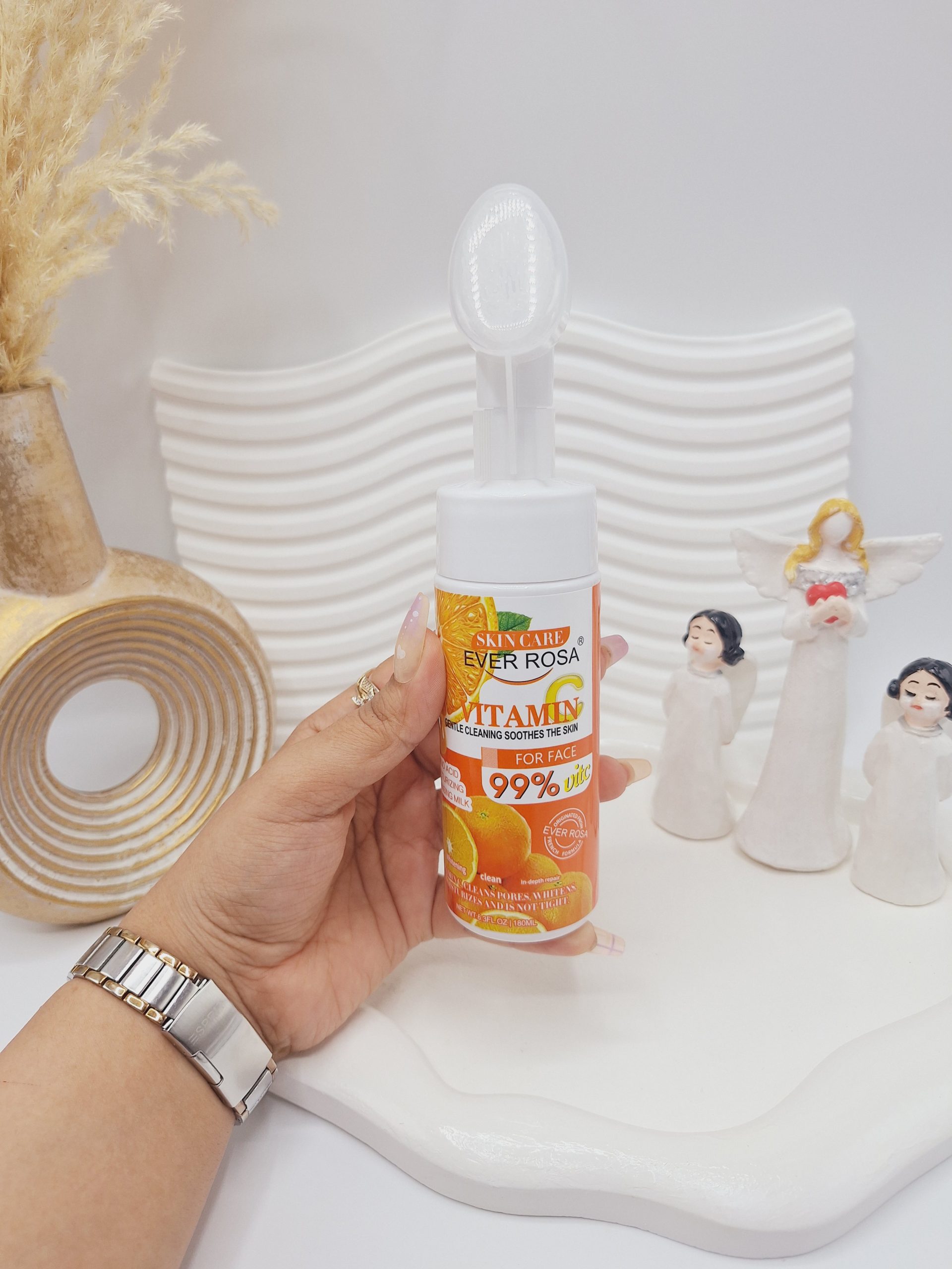 فوم براش دار روشن کننده ویتامین سی برند اور رزا کد 1982