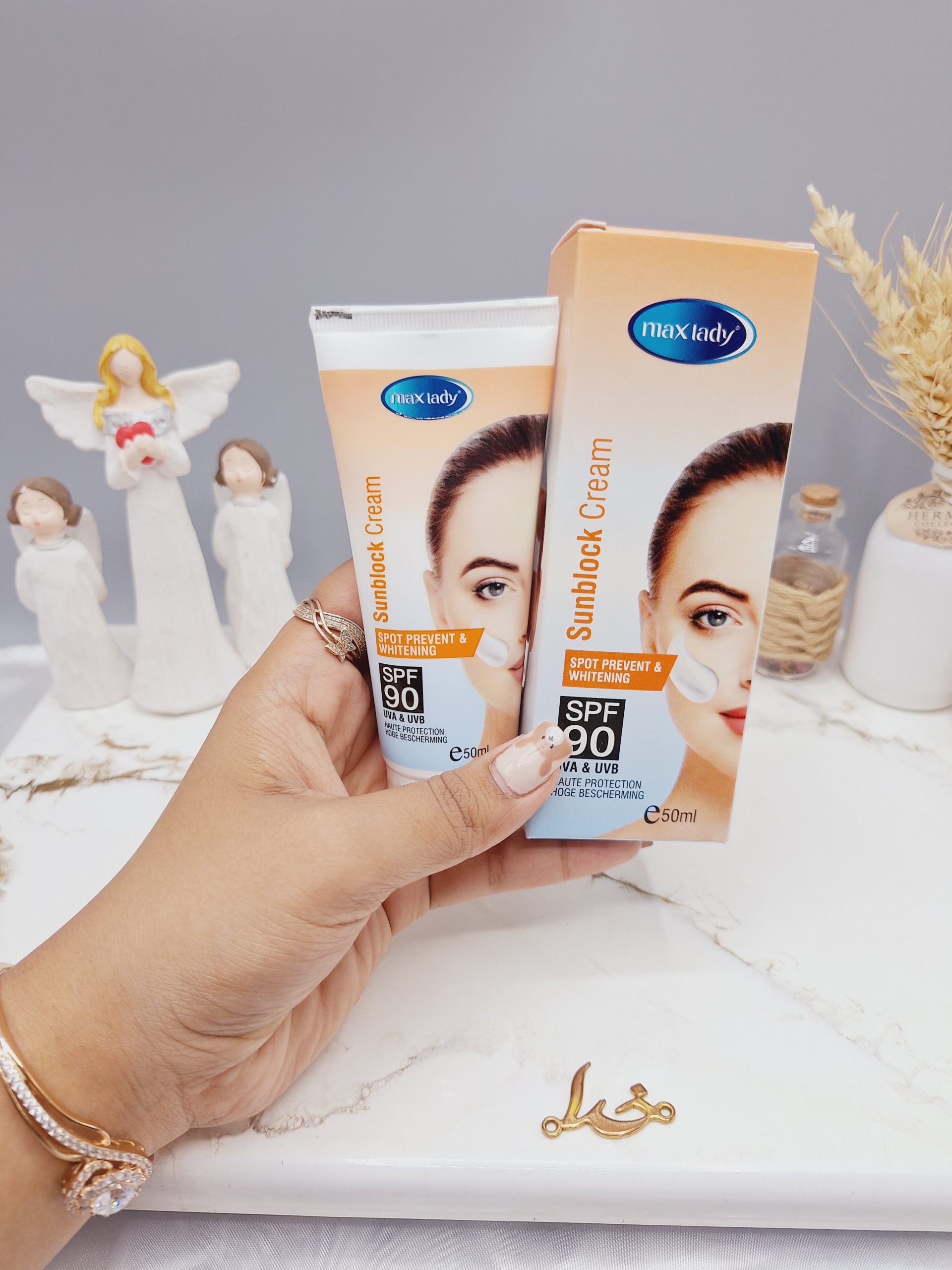 کرم ضد آفتاب پیشگیری از لک و سفید کردن پوست مکس لیدی حجم 50ml کد 4927