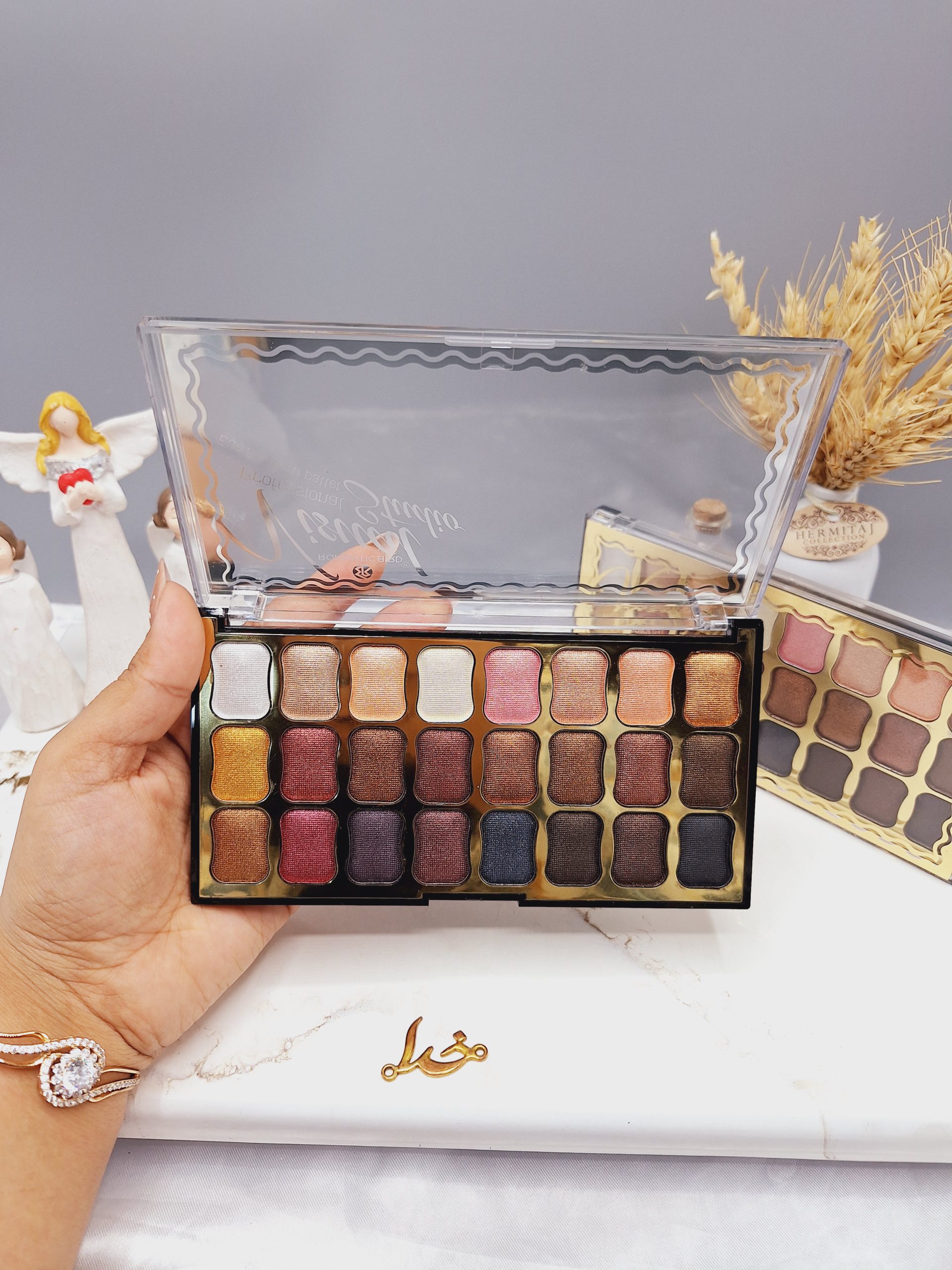 پالت سایه 24 رنگ برند رومانتیک برد ROMANTIC BIRD کد T 555 A