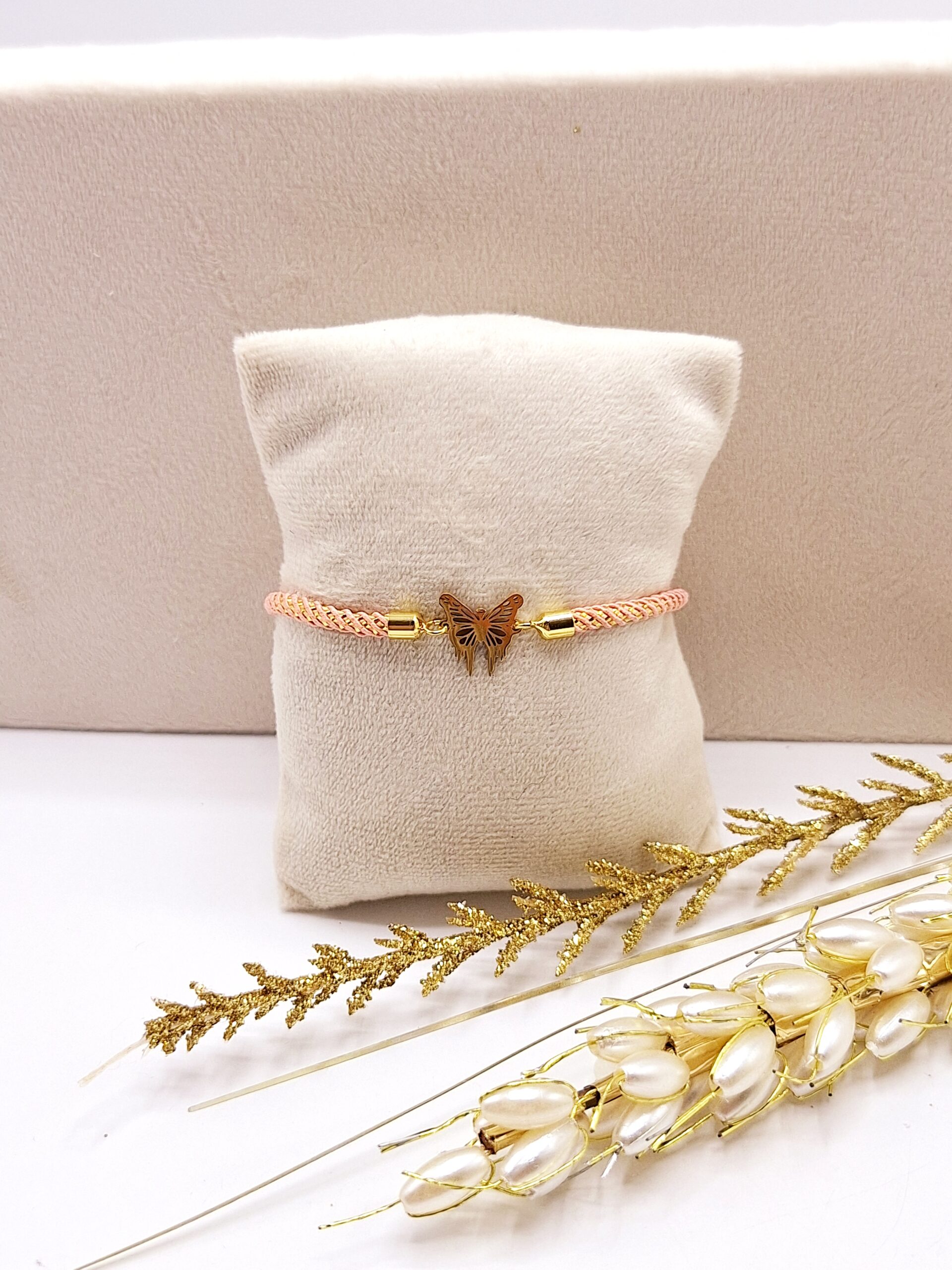 دستبند بافت طرح پروانه