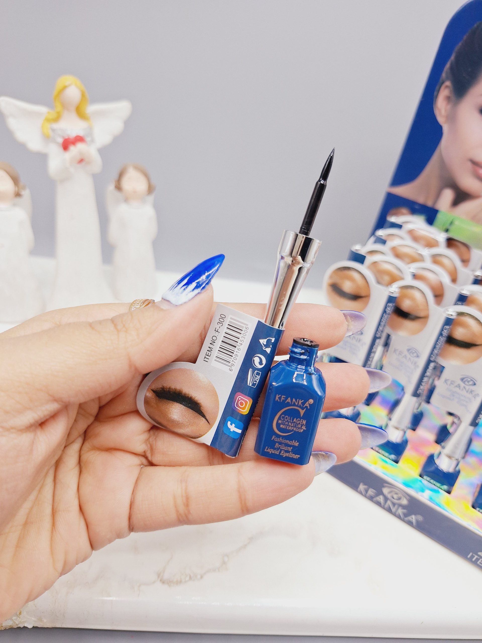 خط چشم مشکی ماژیکی کوزه ای با کیفیت و ضد آب برند ‏KFANK‏ کد F300