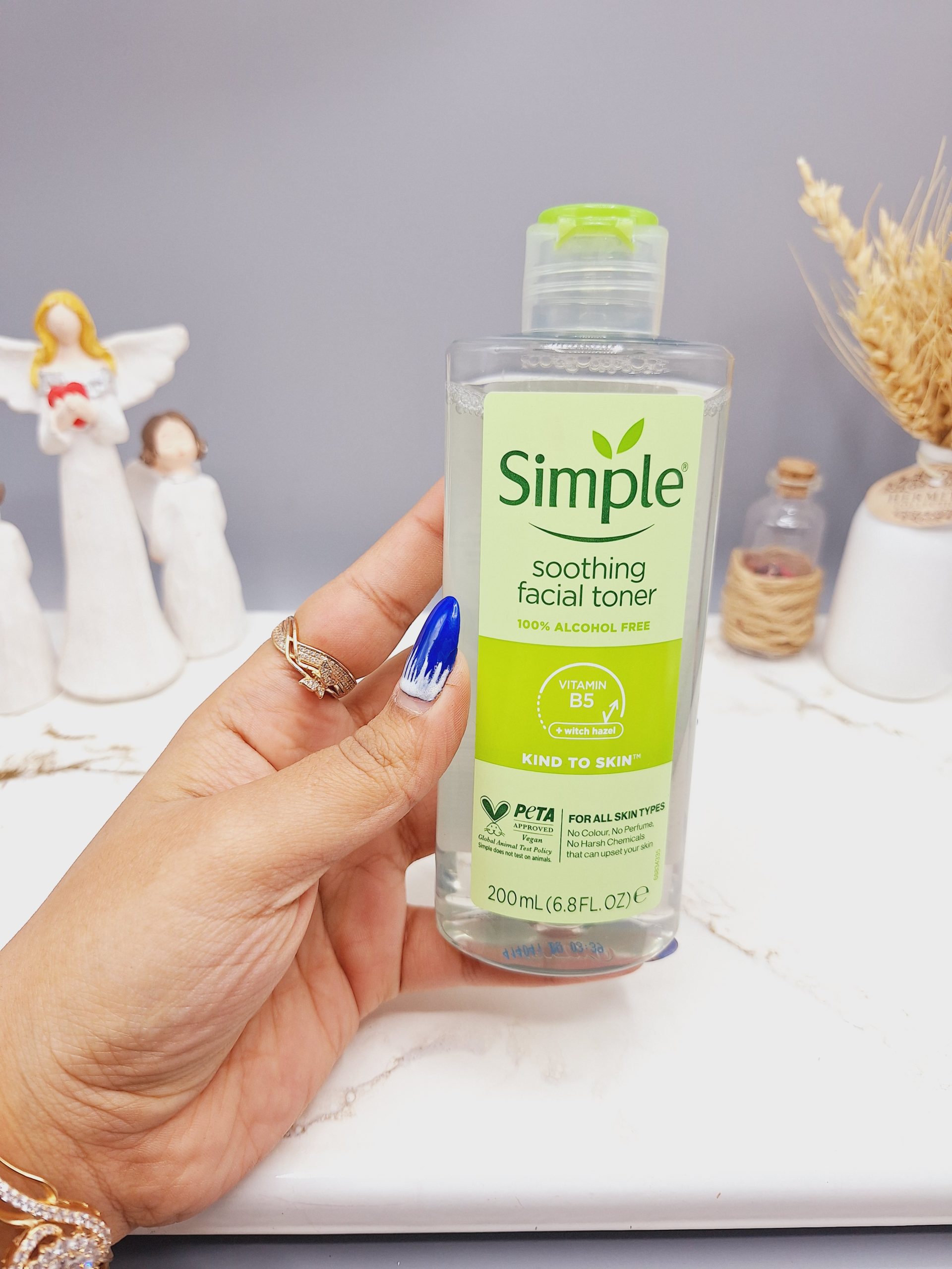 تونر تسکین دهنده و آبرسان سیمپل مدل Soothing Facial Toner مناسب انواع پوست حجم 200 میل اصلی کد 3856