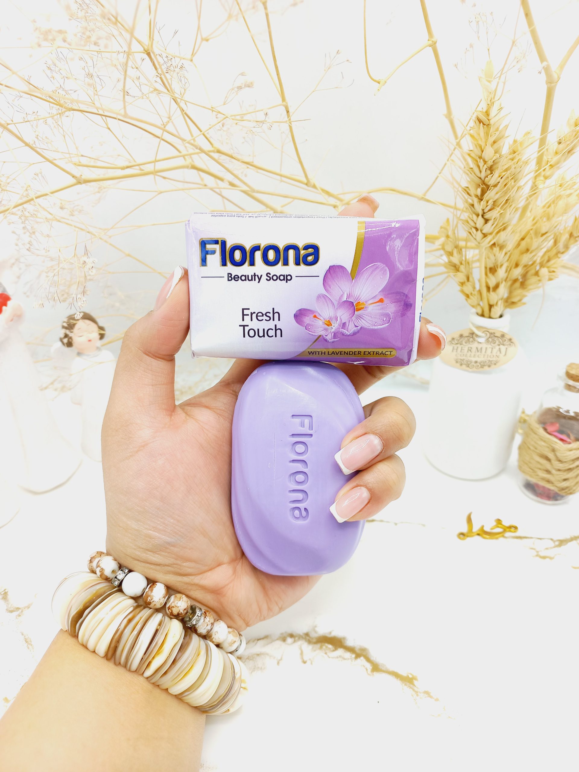 صابون 100 درصد گیاهی حاوی اسطوخودوس برند فلورونا FLORONA