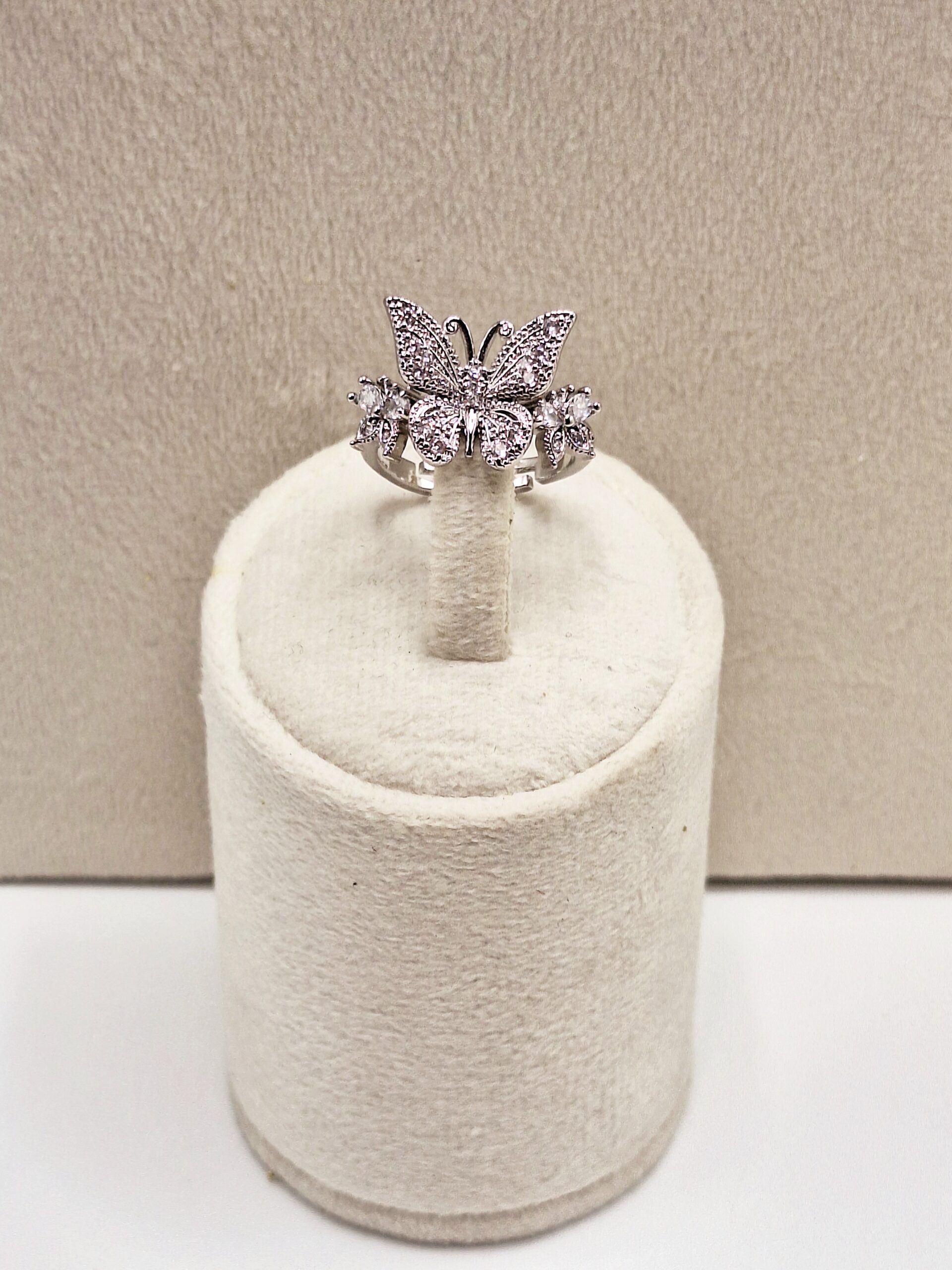 انگشتر جواهری طرح پروانه فول نگین مجلسی فری سایز