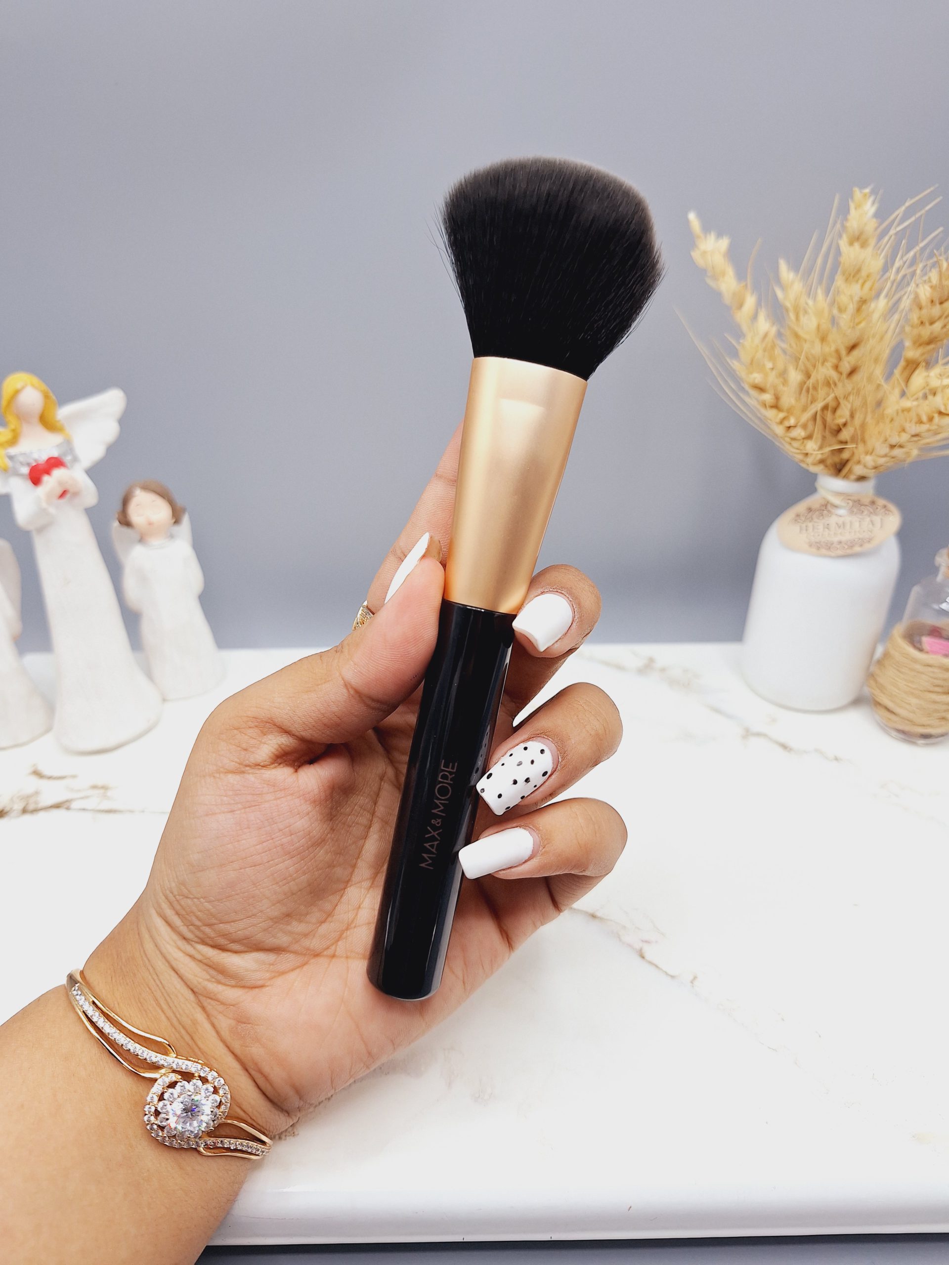 براش میکاپ دسته مشکی