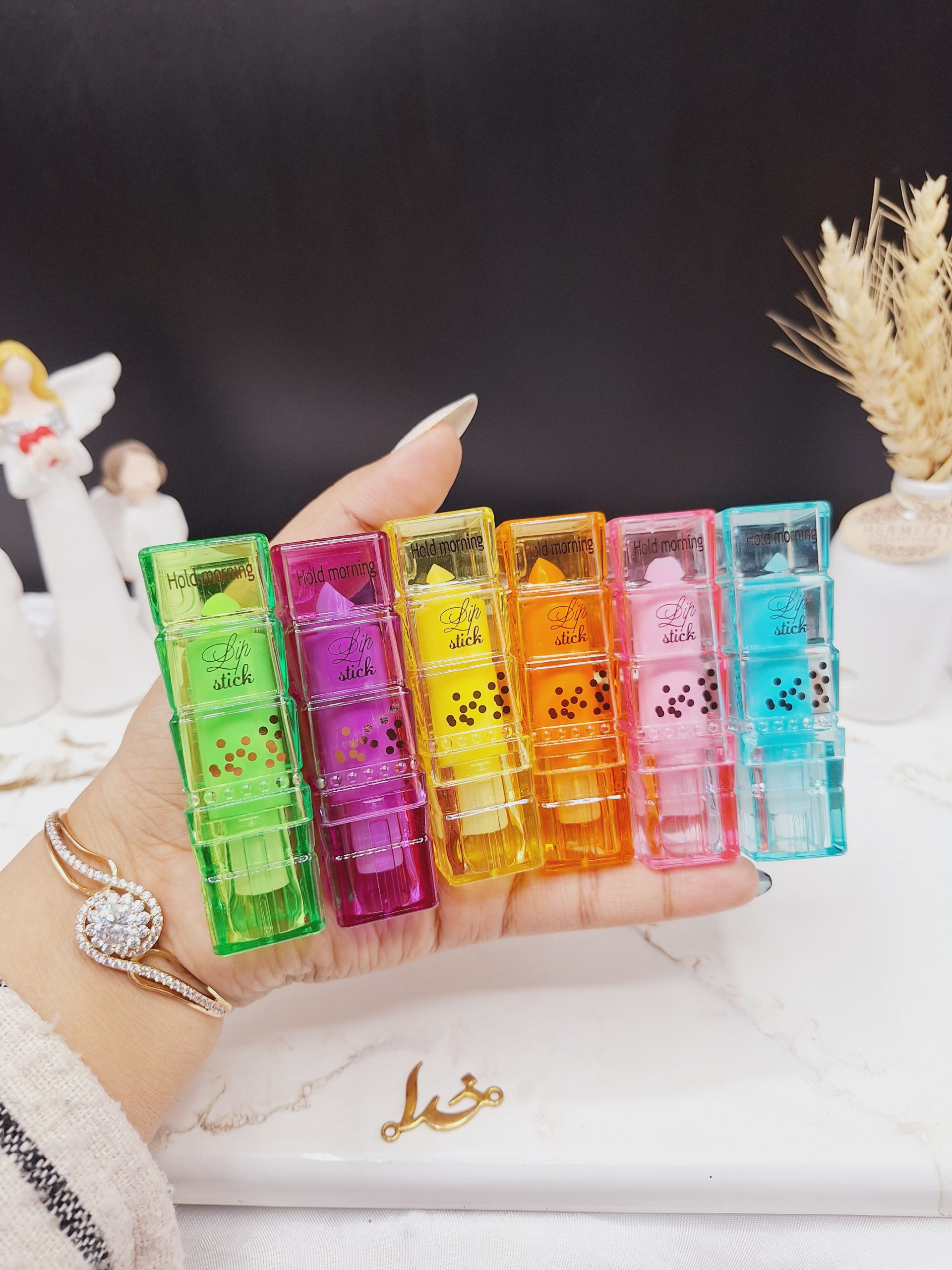 بالم لب رنگی طرح مکعبی هولد مورنینگ Hold morning کد HB5515