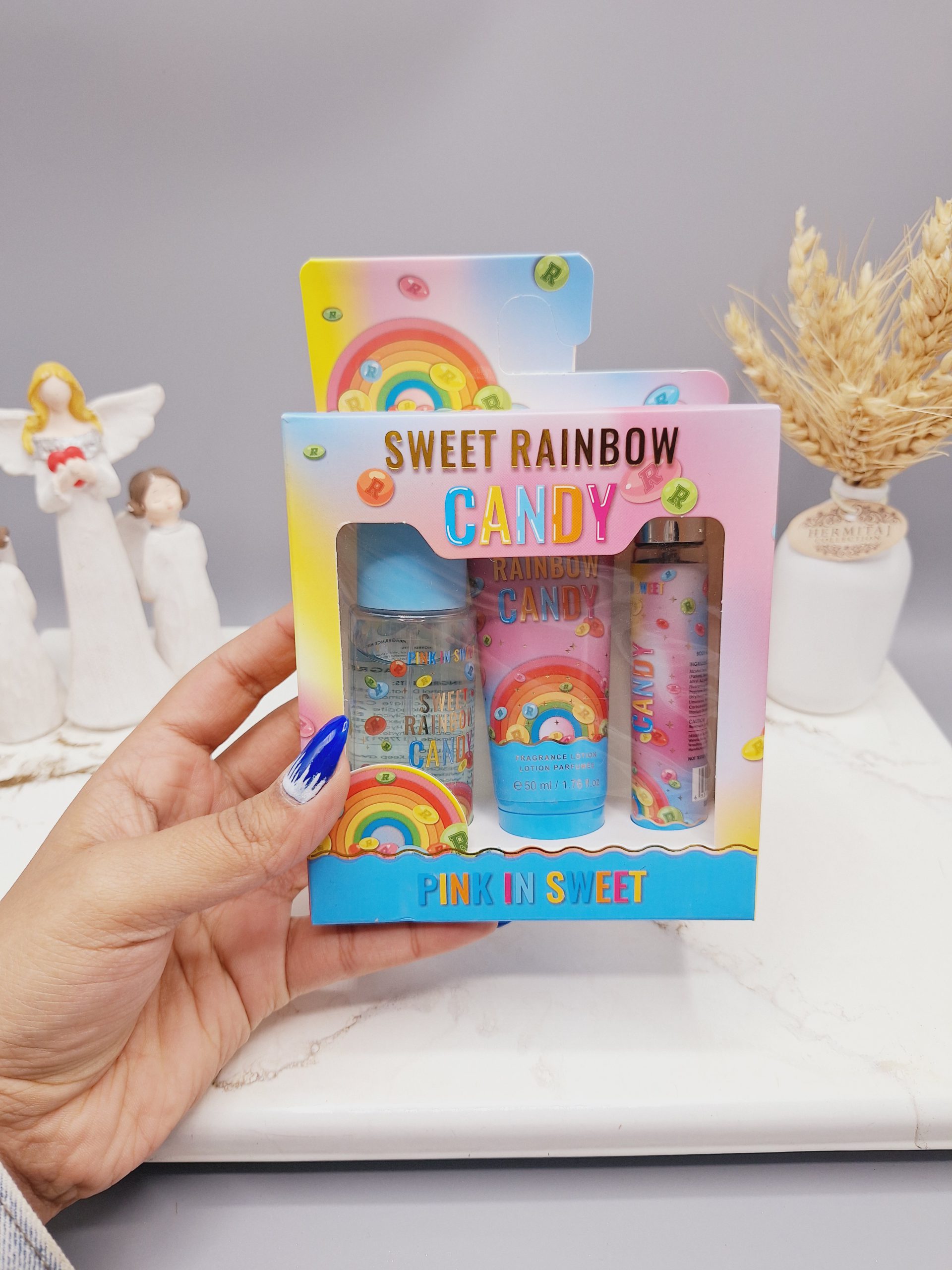 پک 3 تایی بادی اسپلش و لوسیون و عطر قلمی فوق العاده خوشبو و ماندگار برند پینک این سویت کد 3251