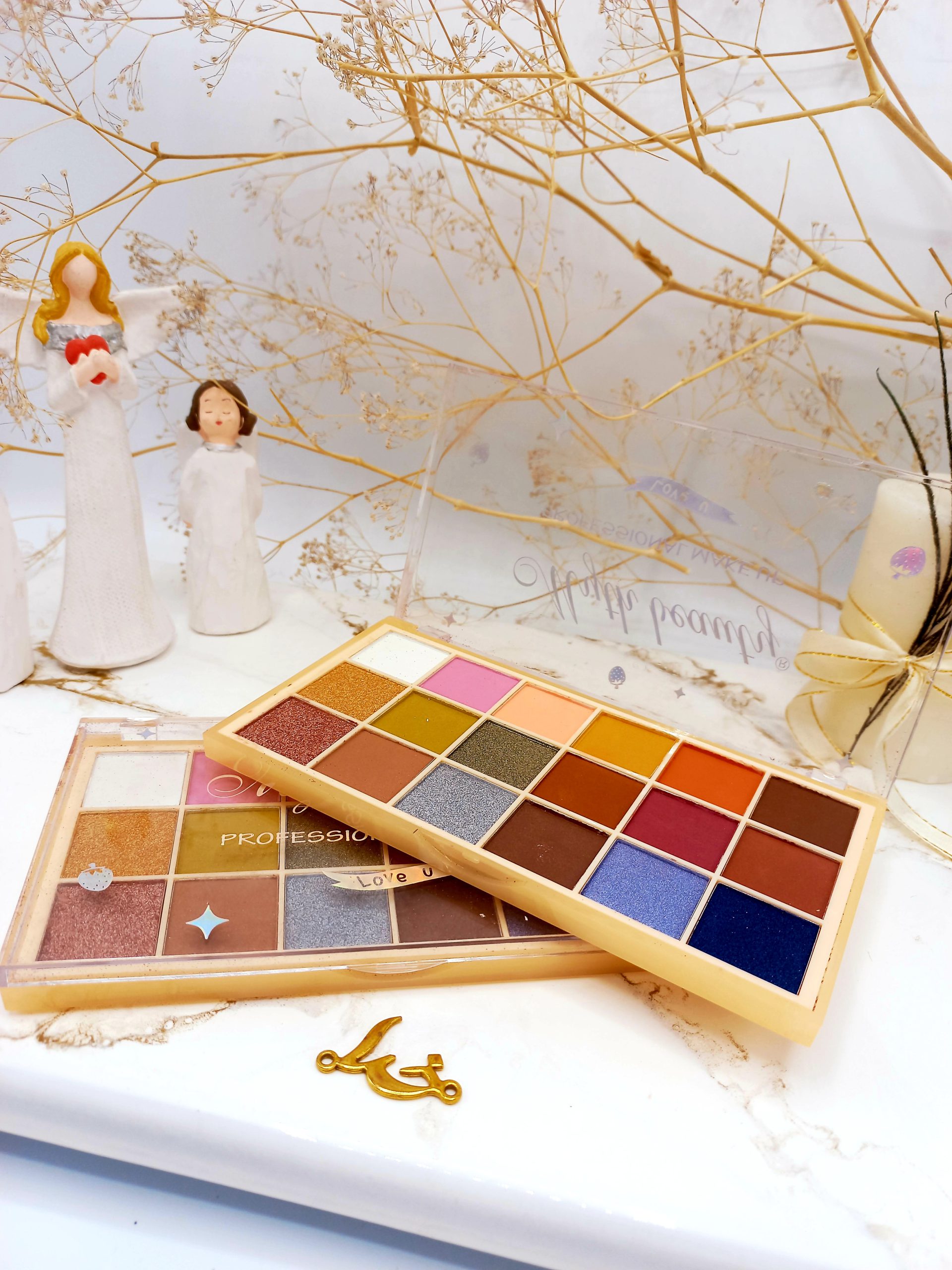 پالت سایه پرطرفدار Myth beauty کد 0413