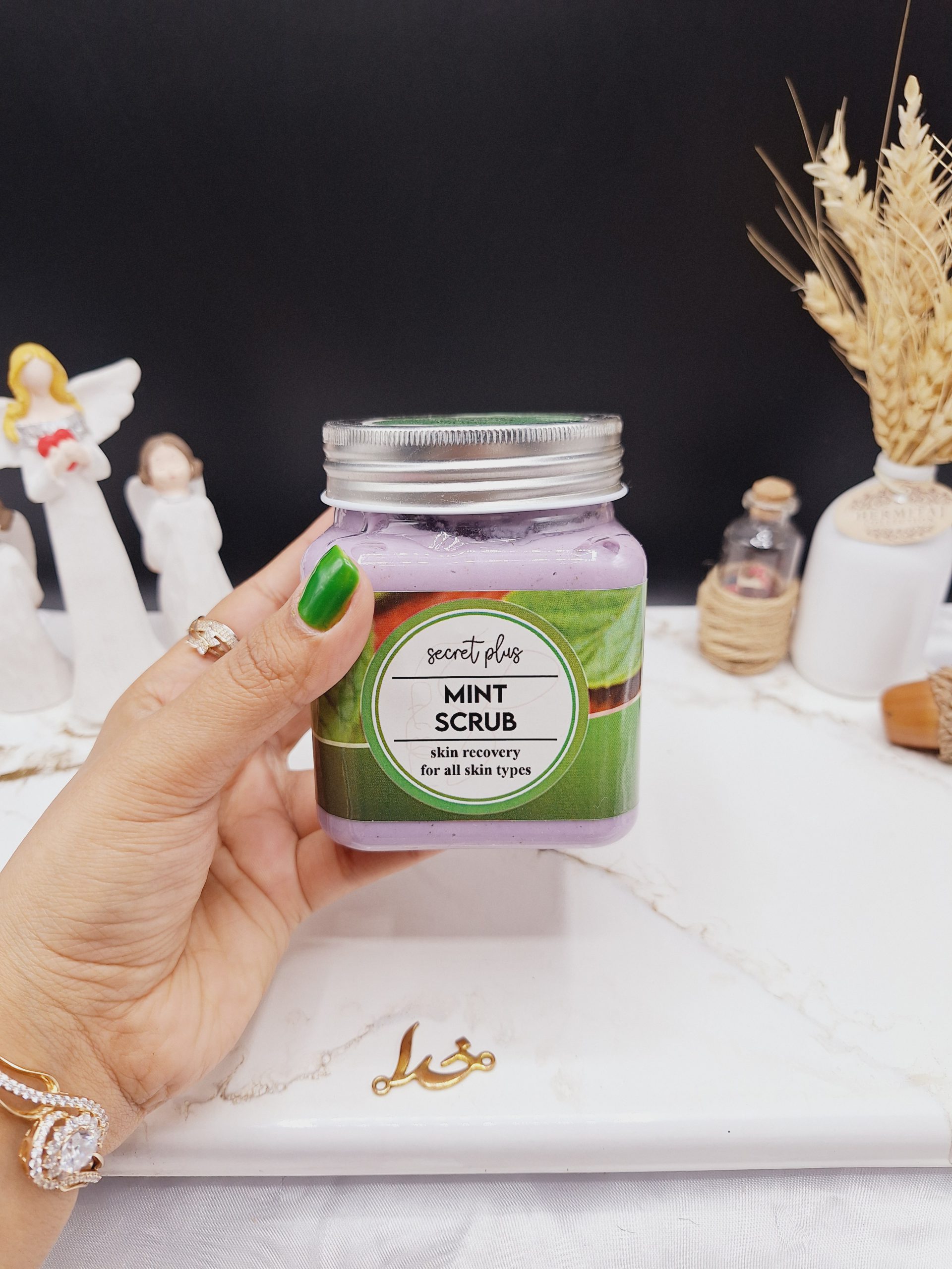 اسکراب لایه بردار تیرگی رایحه نعنا MINT برند secret plus حجم 500ml