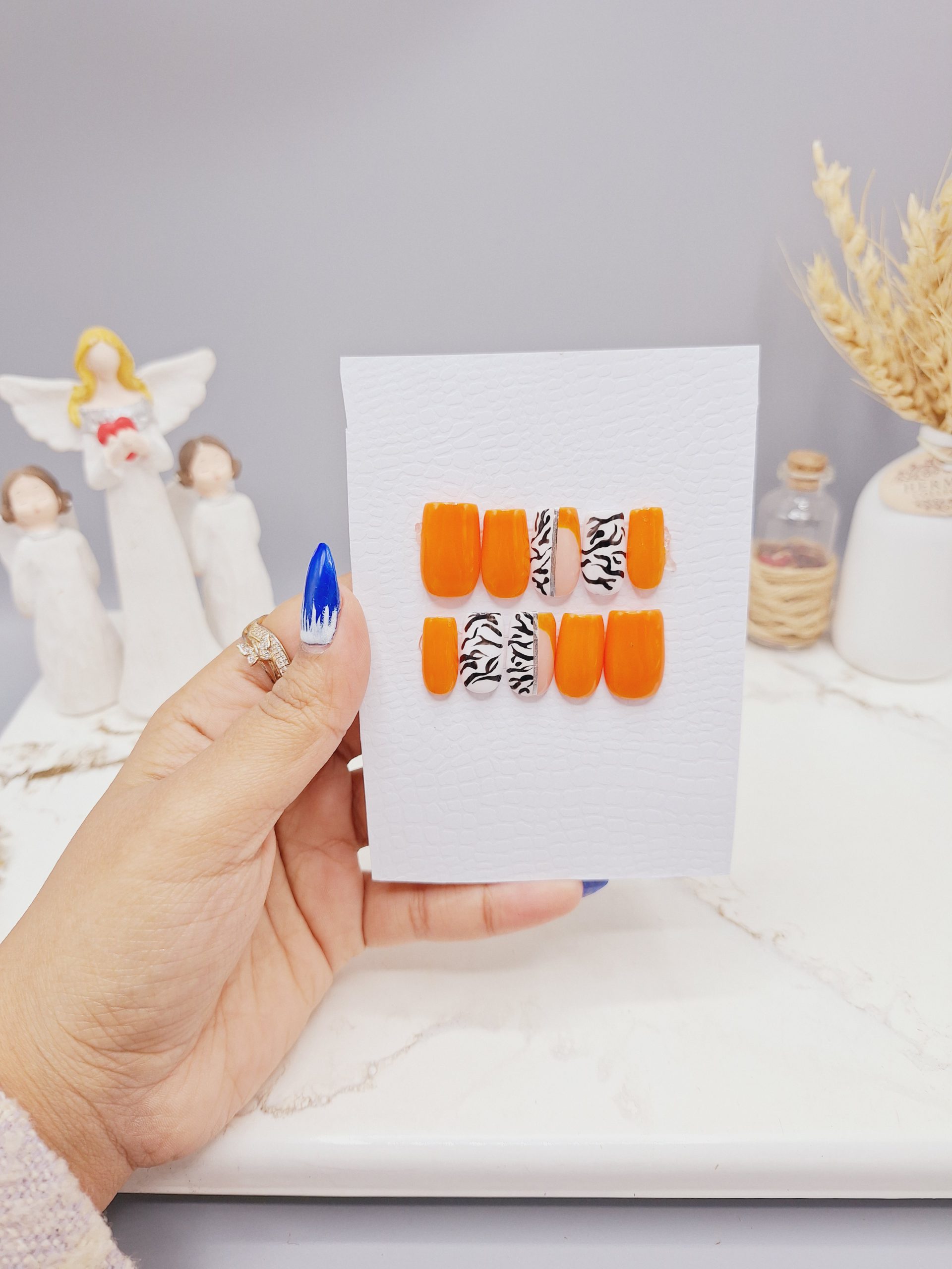 ناخن مصنوعی با مواد کاشت درجه ۱ طرح پترن طرح حیوانات (به همراه پک اختصاصی)