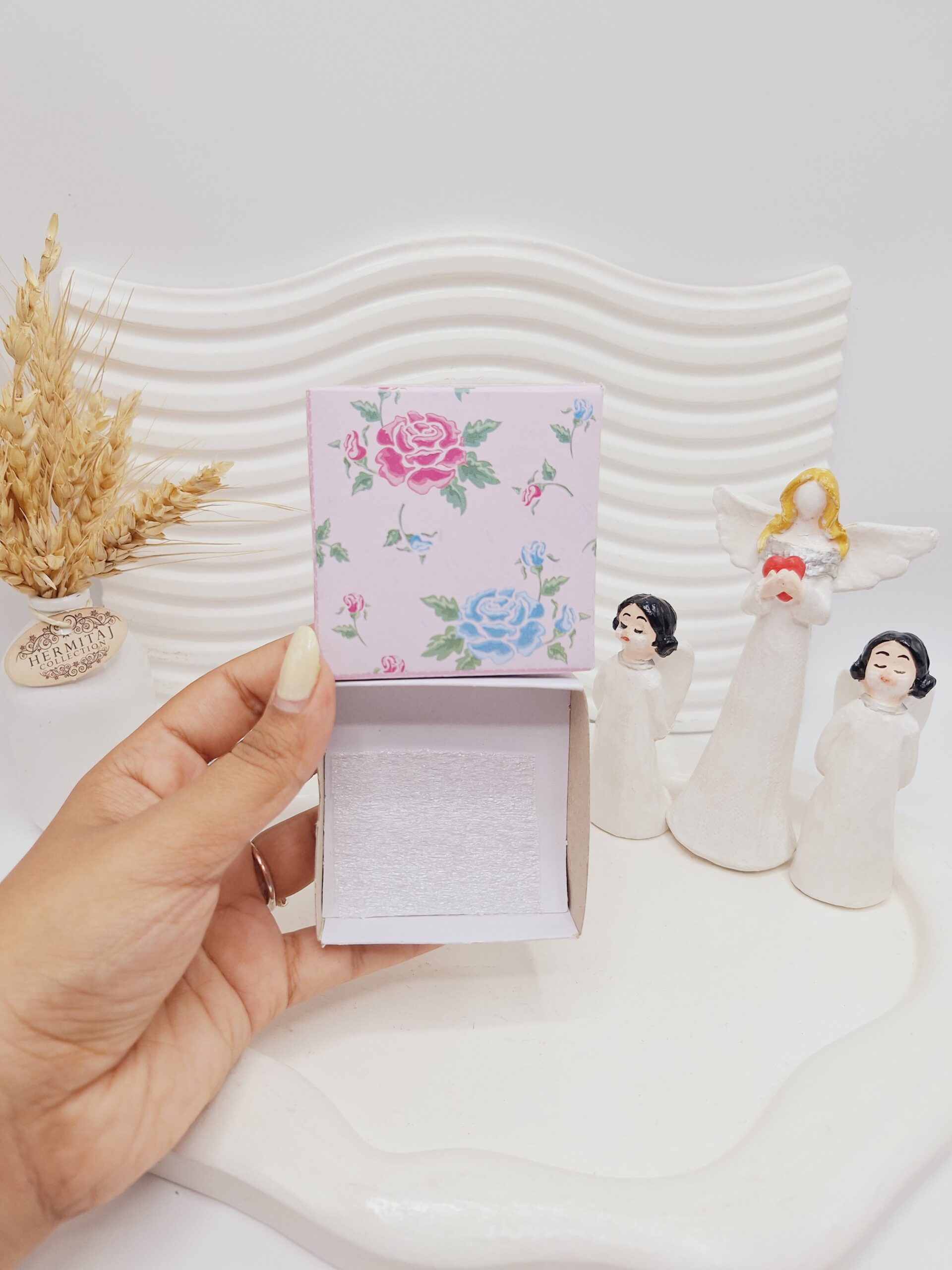 باکس دستبند و النگو طرح رندم