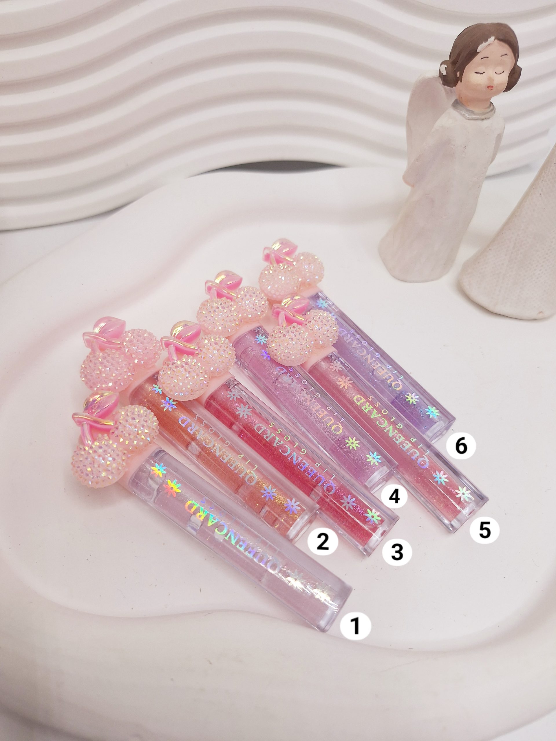 لیپ گلاس طرح گیلاس شاین دار برند magic کد L002