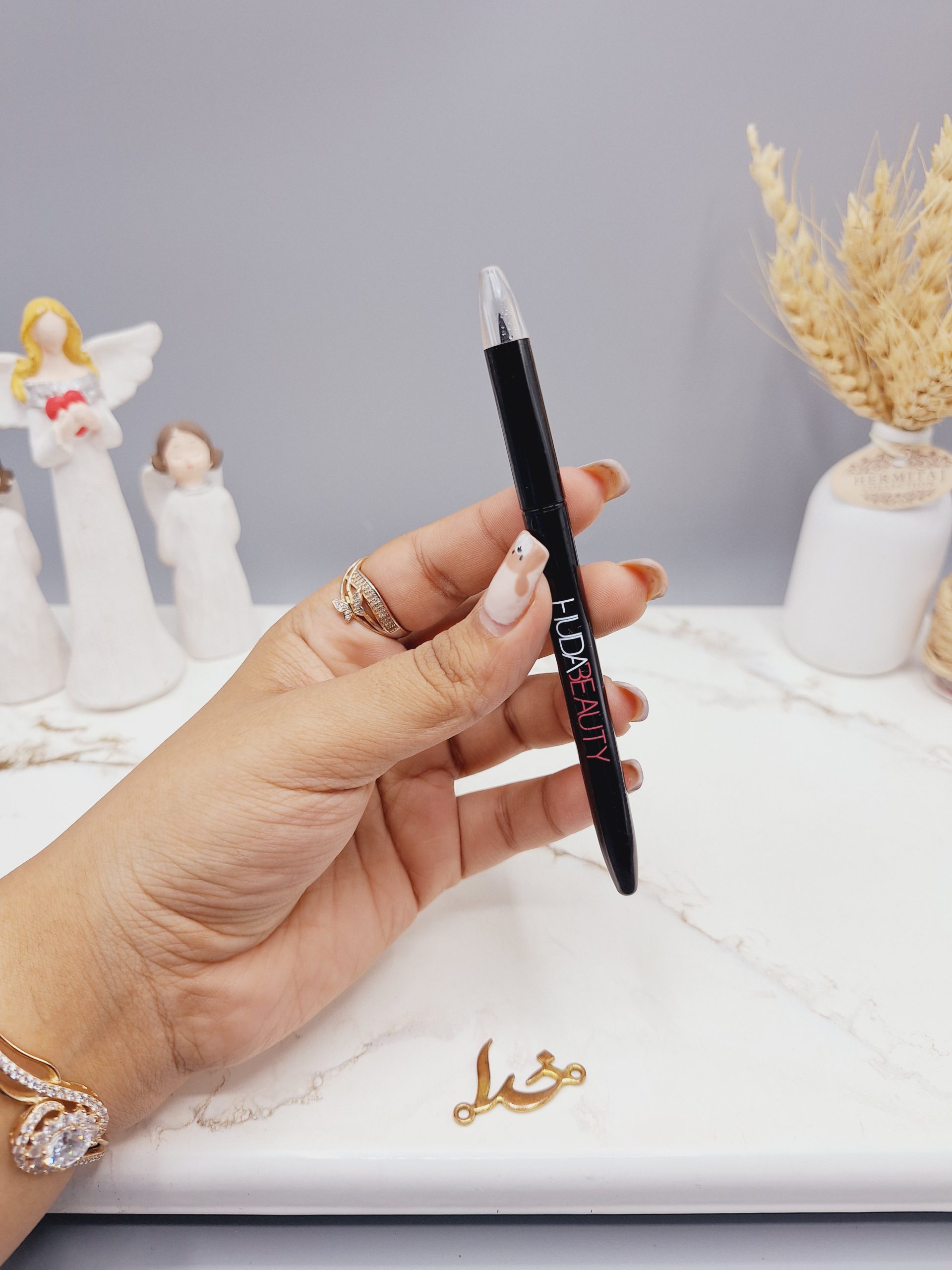 خط چشم ماژیکی مشکی برند هدا بیوتی کد 8352