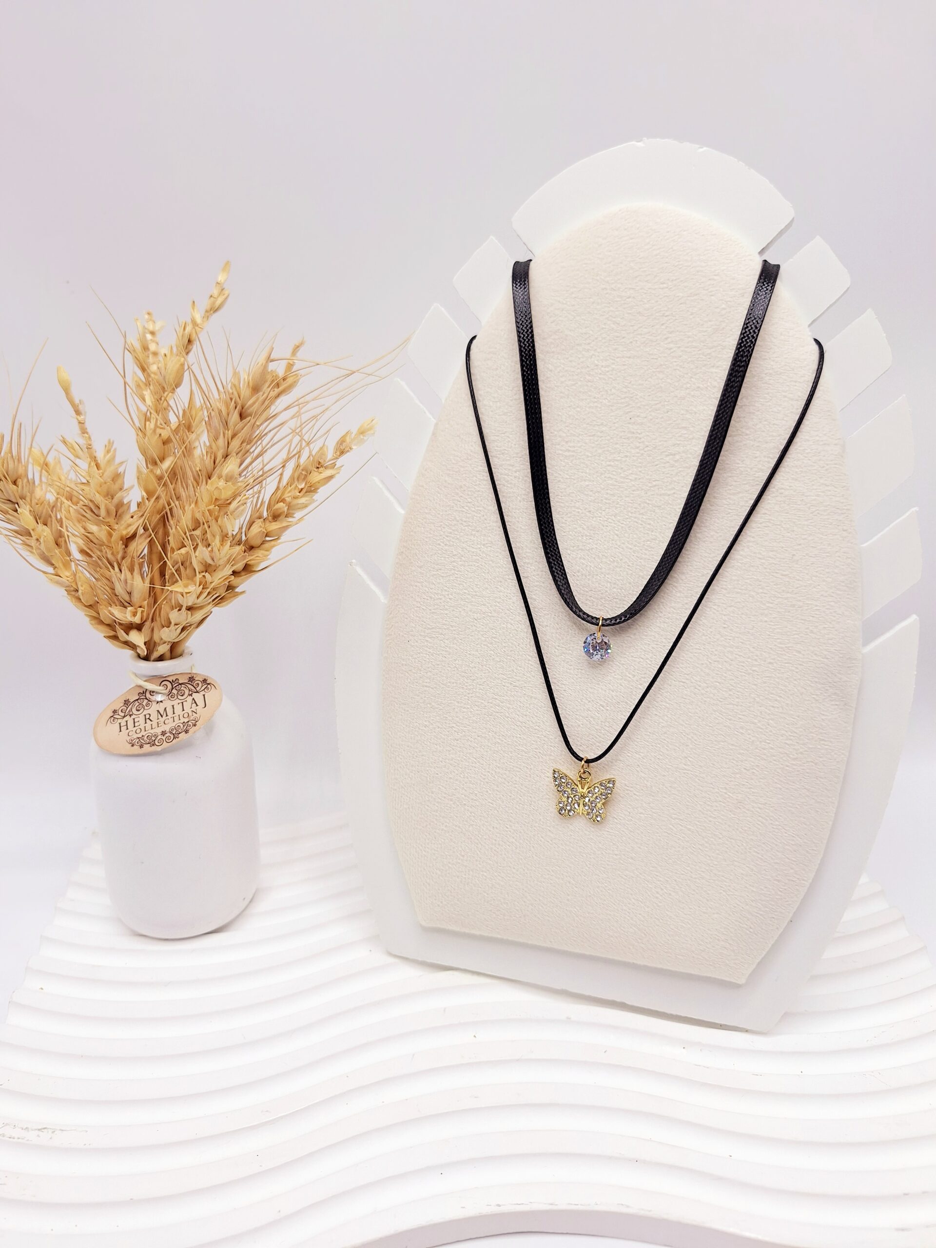 گردنبد (چوکر) طرح پروانه نگین دار