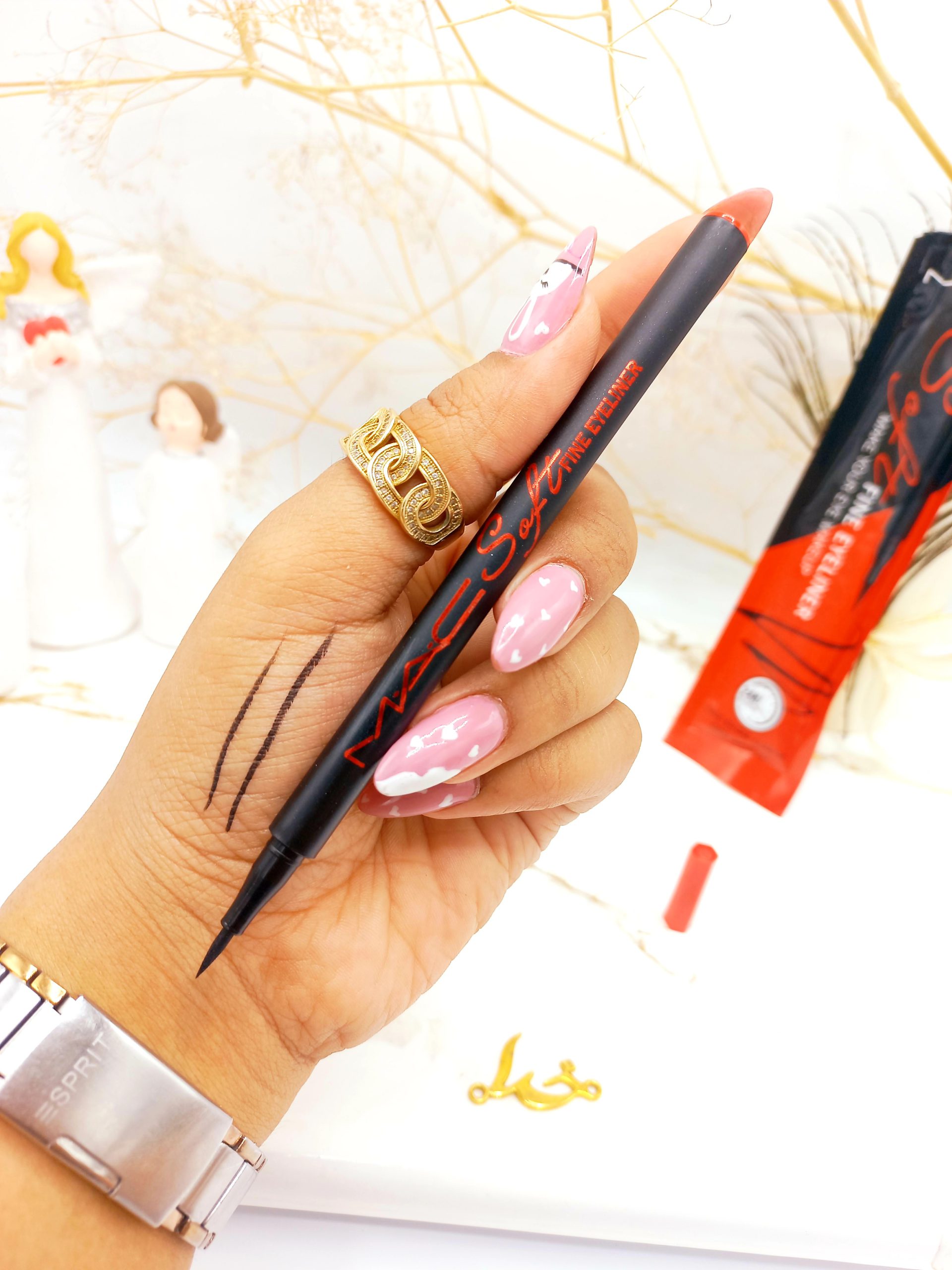 خط چشم ماژیکی پاکتی کد 704