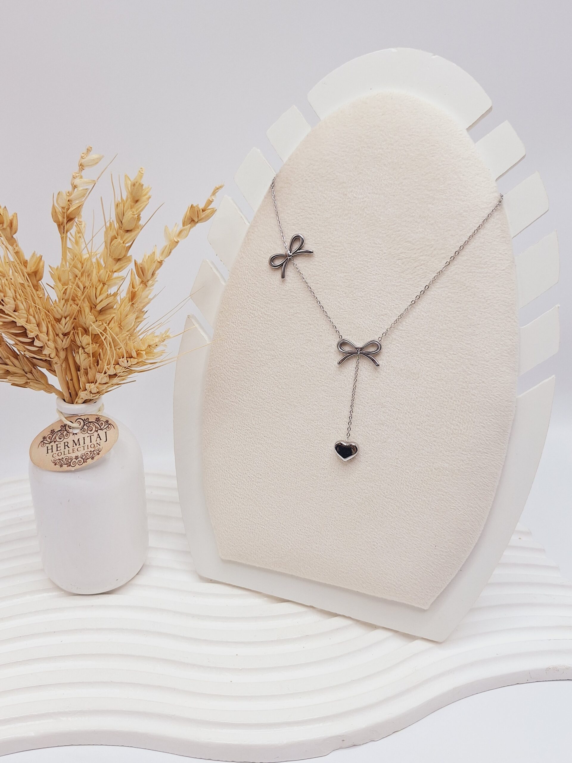 گردنبند طرح پاپیون و آویز دار قلب نقره ای