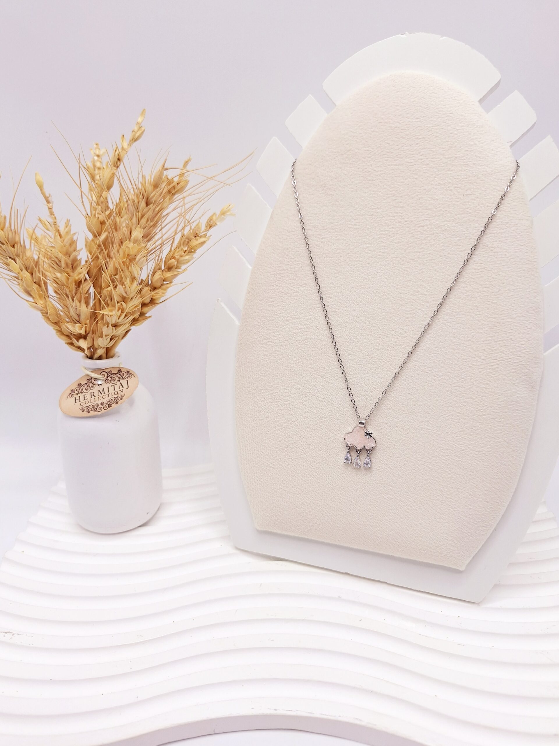 گردنبند پینترستی ابر بارانی صورتی