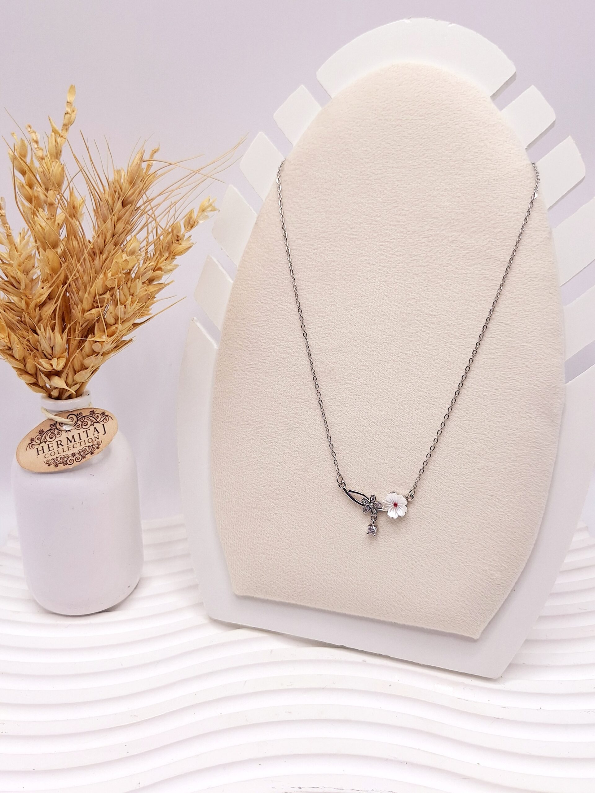 گردنبند آویز گل سفید استیل
