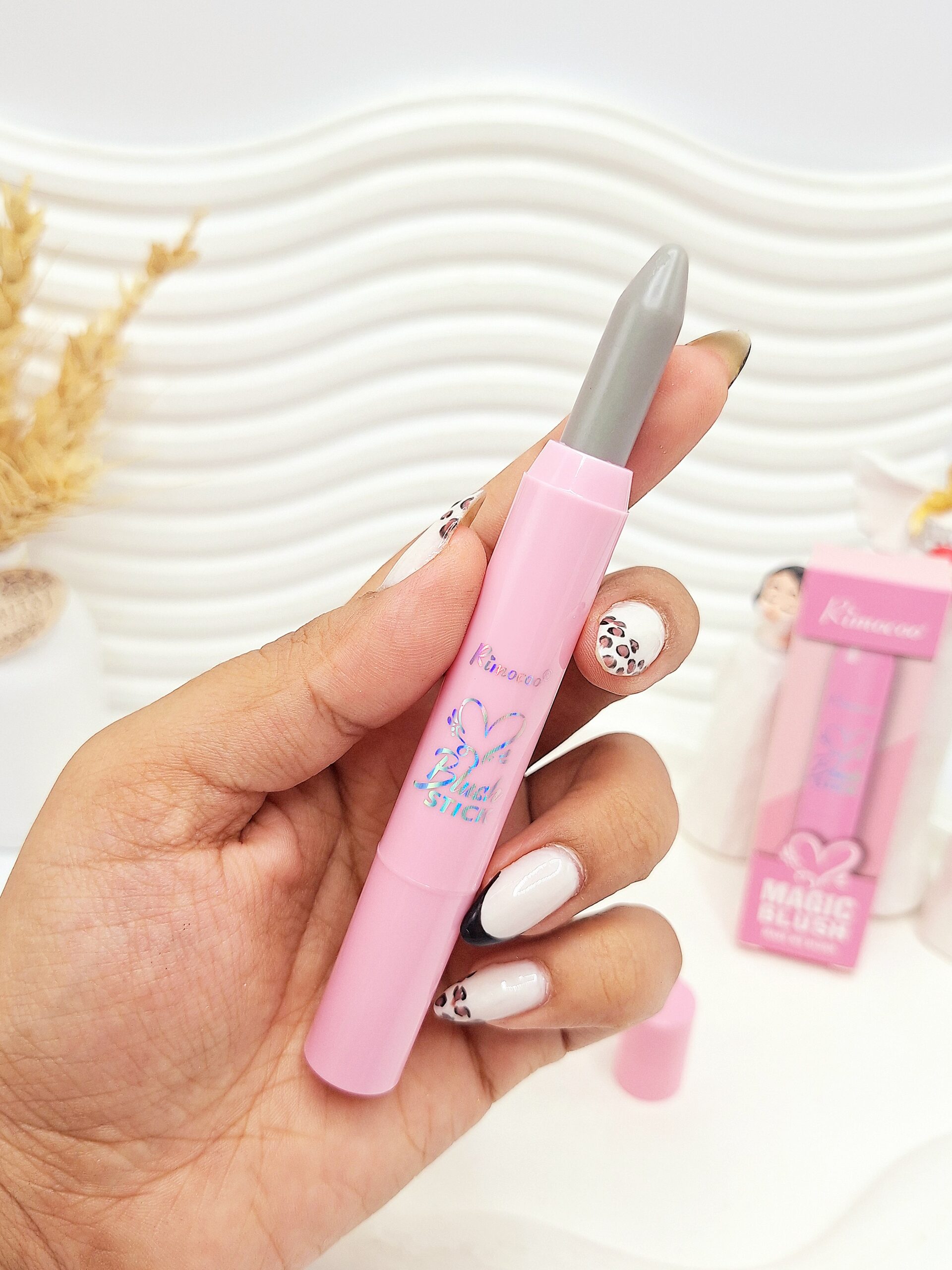 رژلب و رژگونه حرارتی مدل پیچی مکه ای برند ریموکو کد 5064