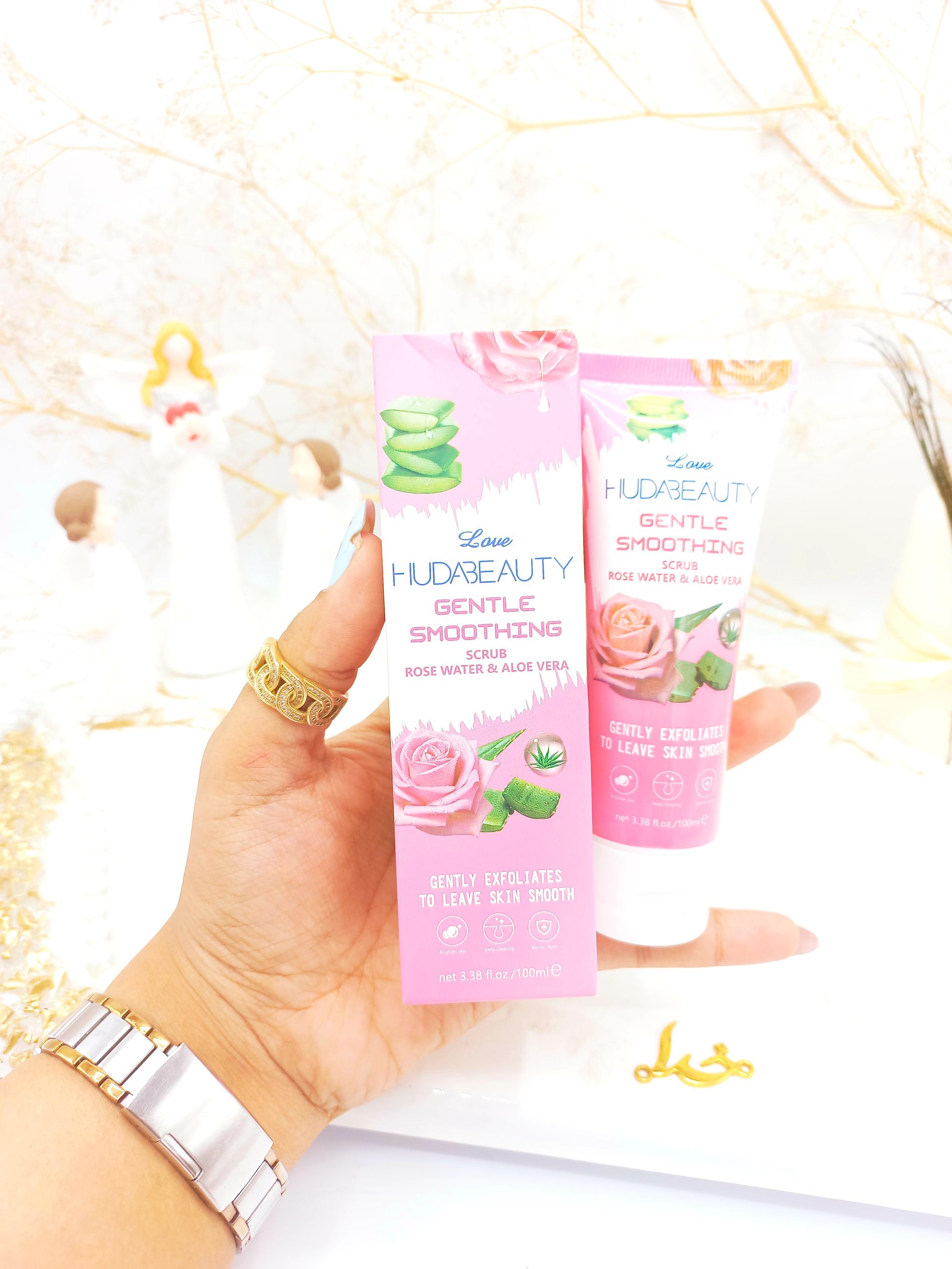 اسکراب صورت تیوپی گل رز و آلوورا هدی بیوتی HUDABEAUTY کد HD826008