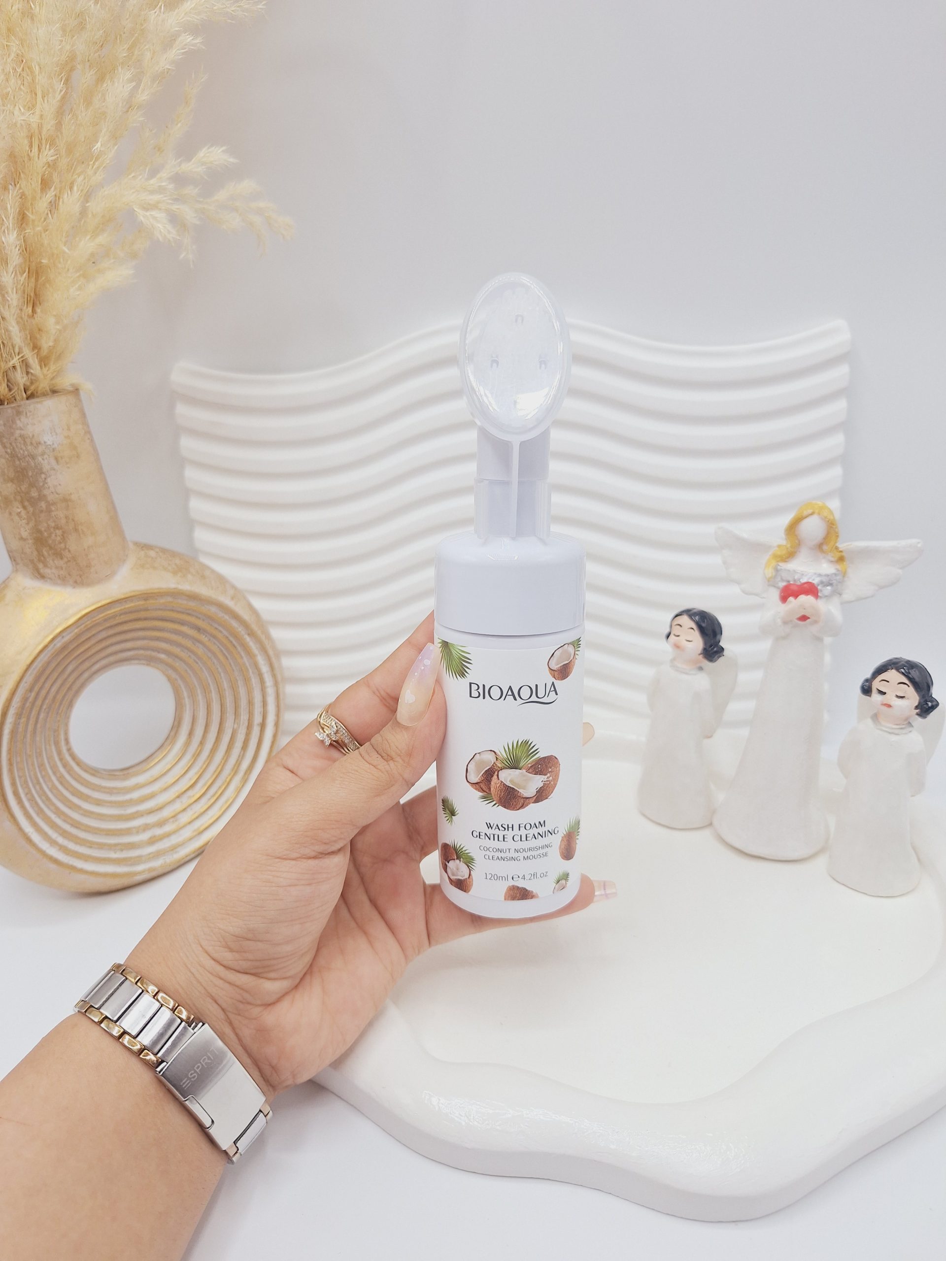 فوم براش دار پاک کننده ملایم نارگیل بیوآکوا کد 5067