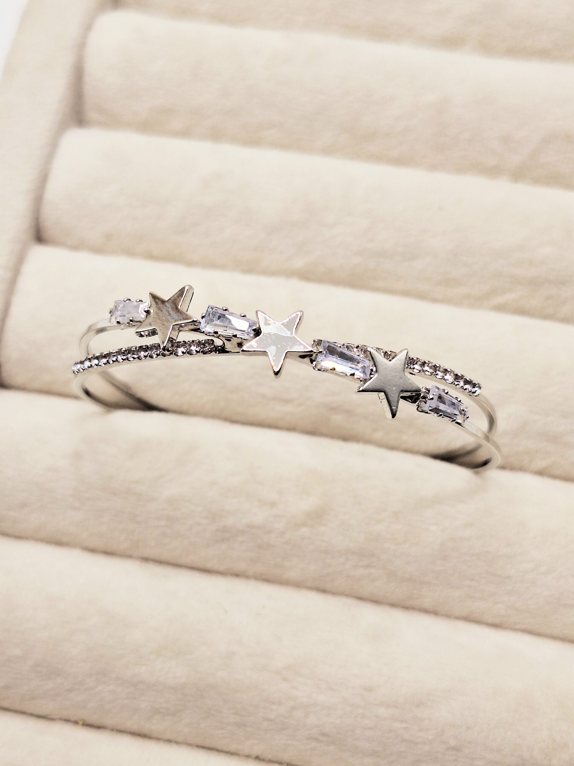 بنگل زیبا دو لاین نگینی طرح ستاره سفید