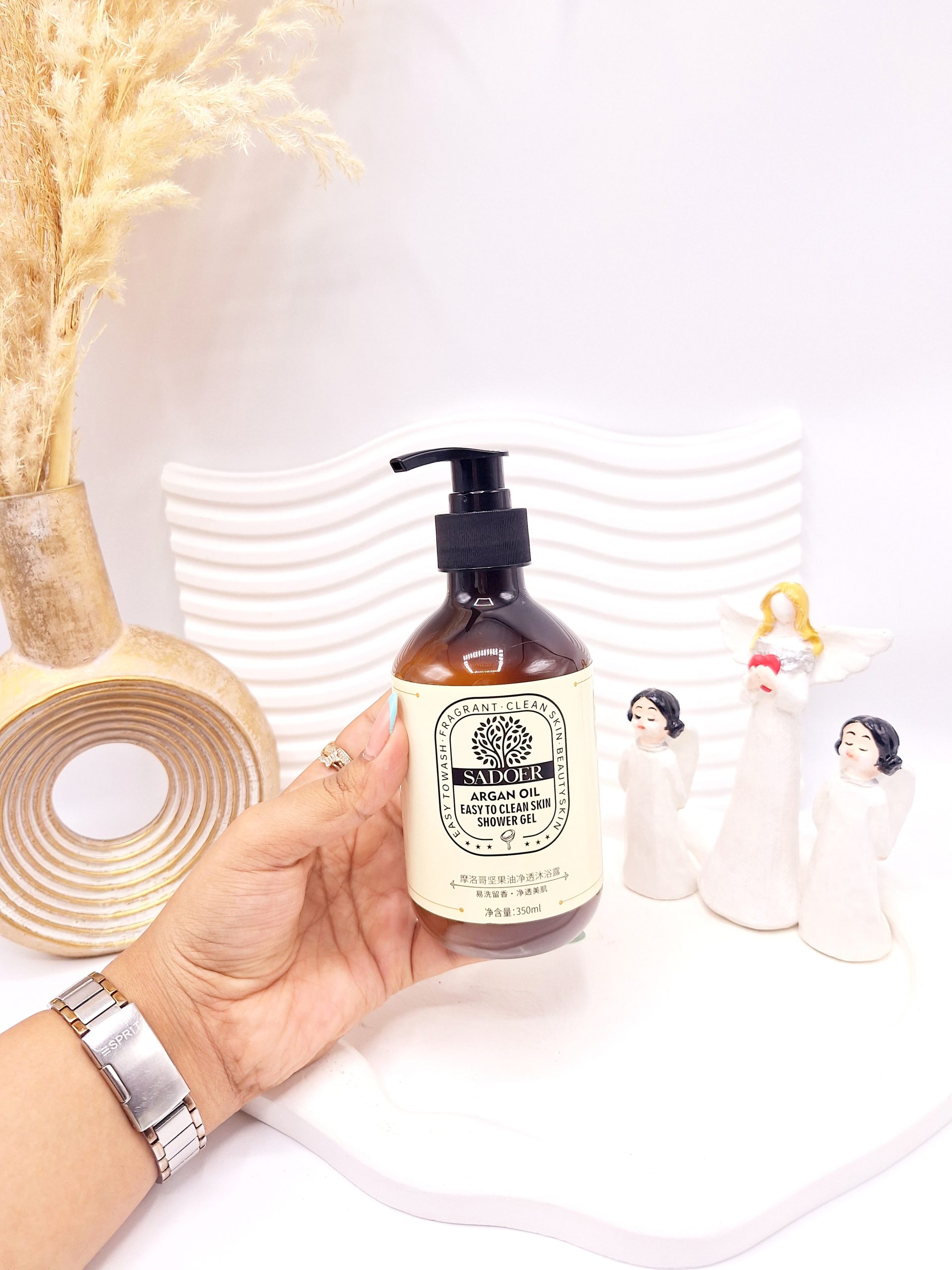 شاور ژل تمیز کننده پوست بدن با عصاره روغن آرگان حجم 350m برند sador کد 9248