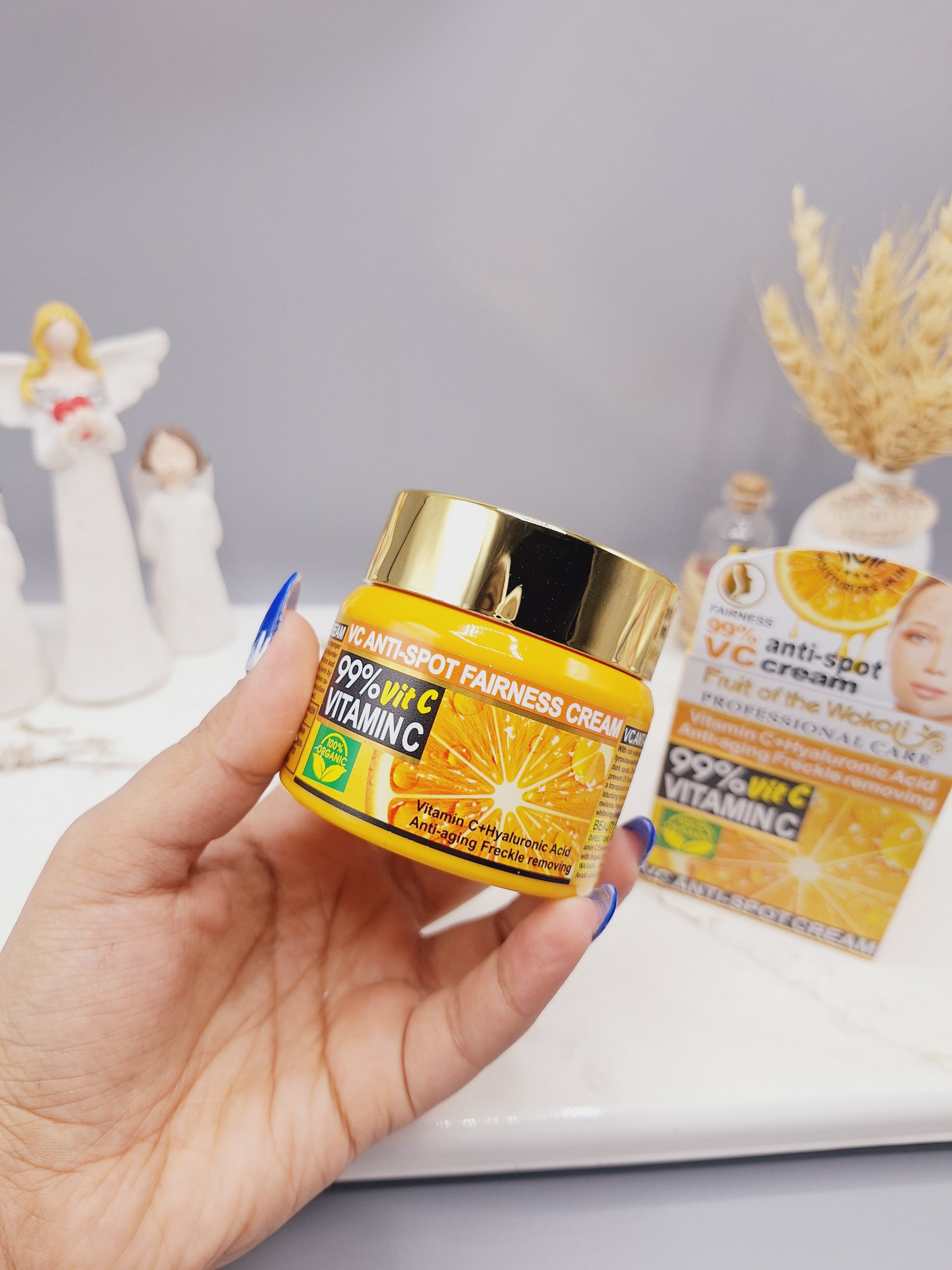 کرم سفید کننده مراقبت حرفه ای صورت ‏ویتامین C + اسید هیالورونیک ضد پیری رفع کک و مک برند وکالی اصلی کد 1412120919